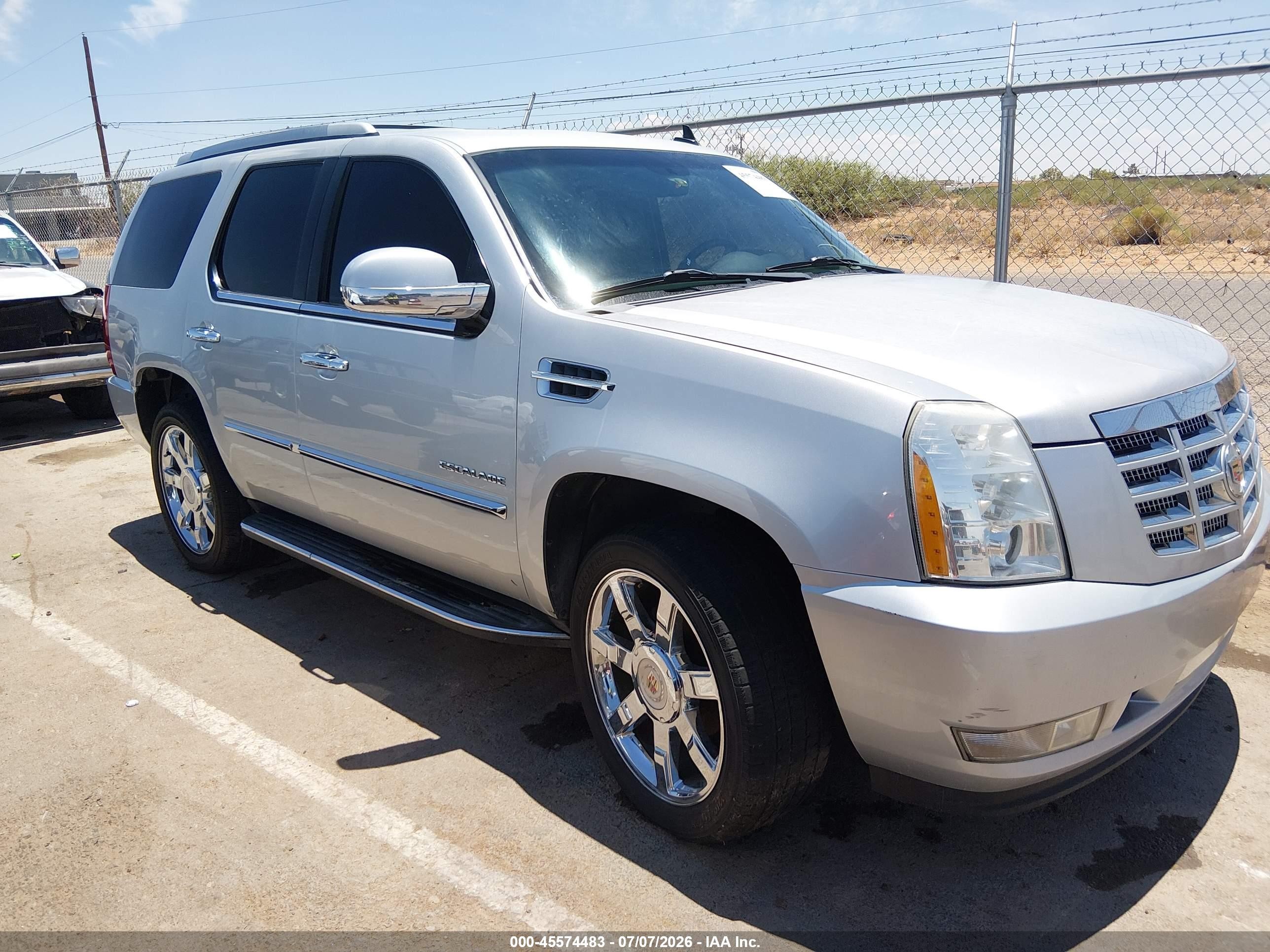 2014 Cadillac Escalade Luxury Silver vin: 1GYS4BEF7ER231061
