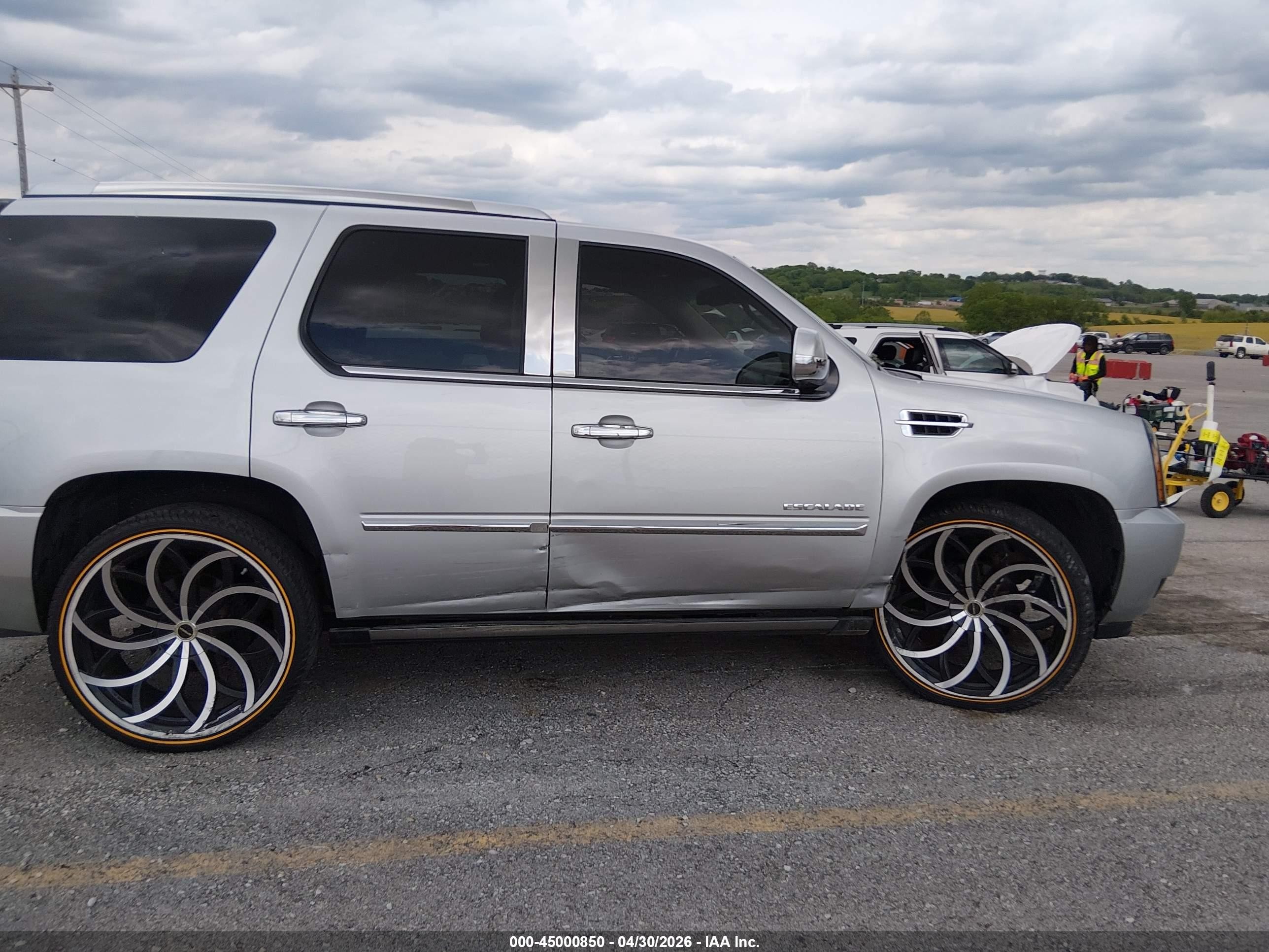 2014 Cadillac Escalade Luxury Gray vin: 1GYS4BEF8ER112273