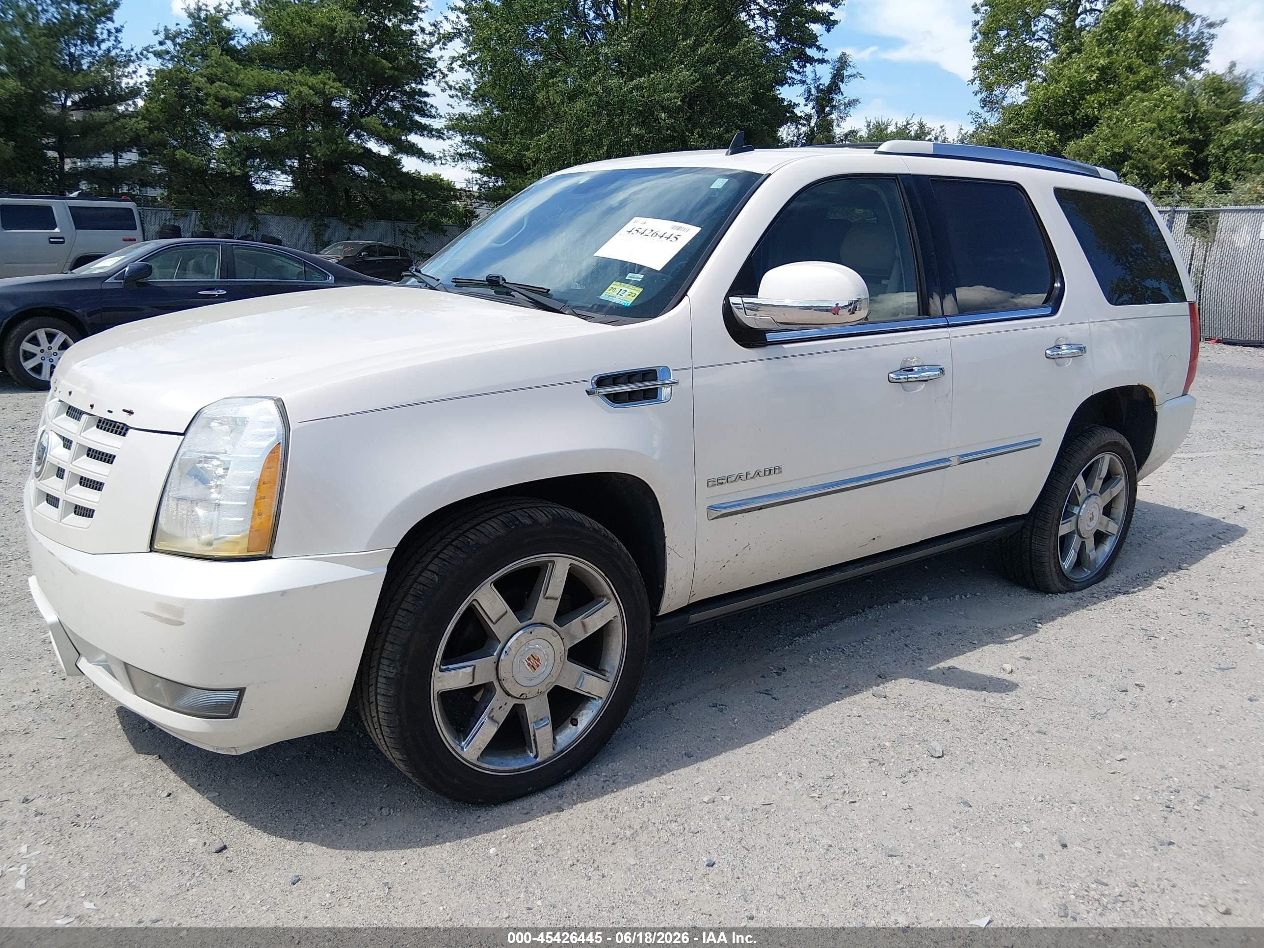 2013 Cadillac Escalade Luxury White vin: 1GYS4BEF9DR144986