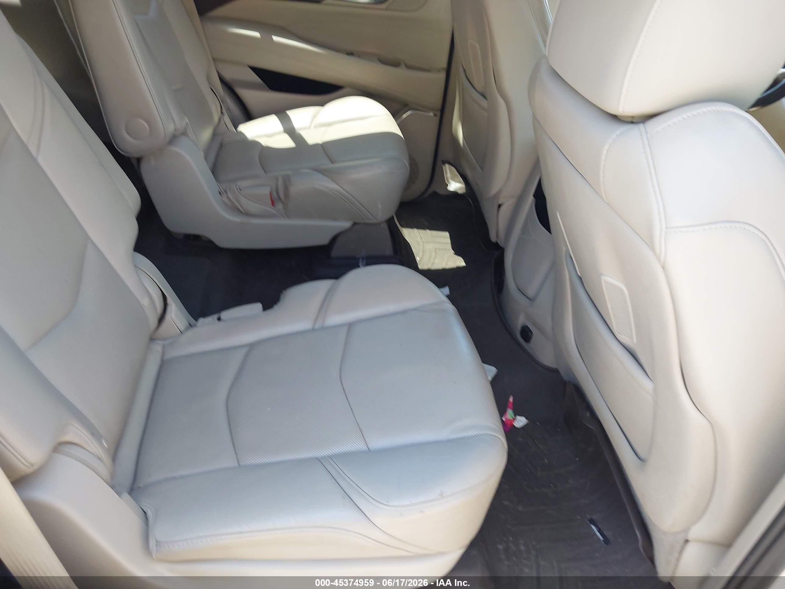 2015 Cadillac Escalade Luxury White vin: 1GYS4BKJ0FR216864