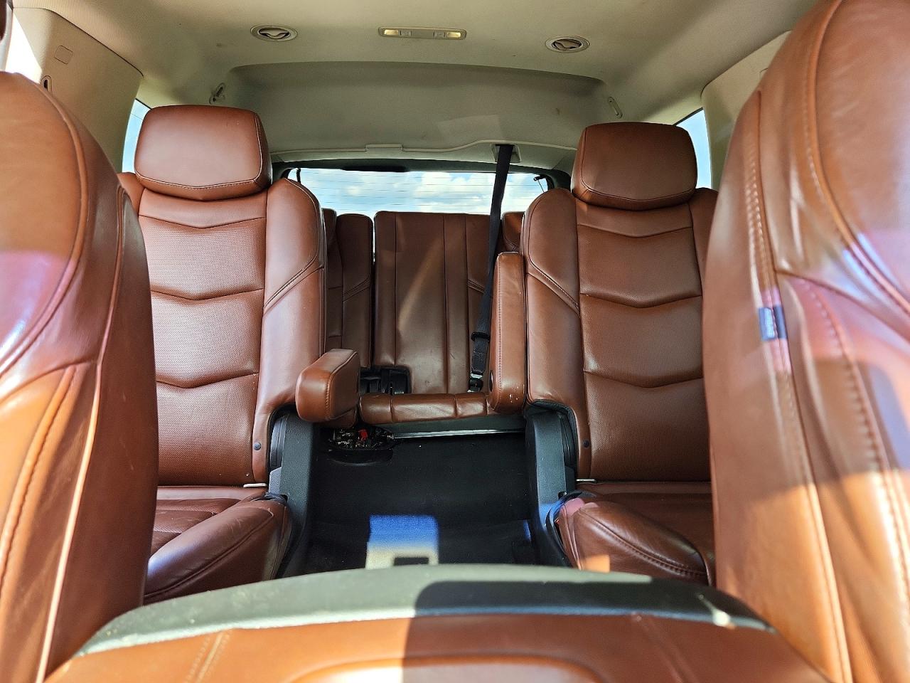 2016 Cadillac Escalade Luxury White vin: 1GYS4BKJ0GR466817