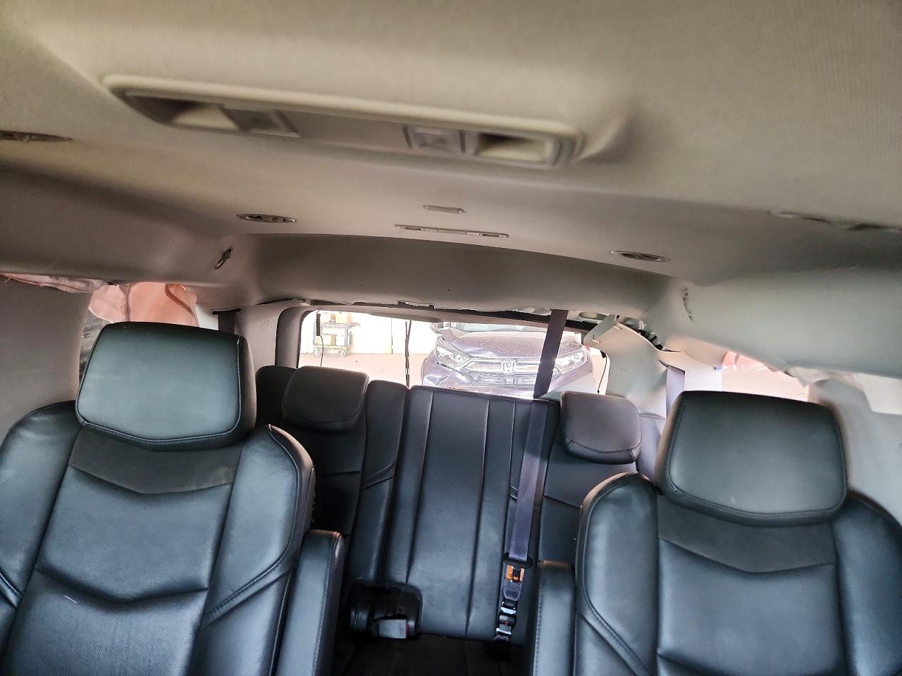 2017 Cadillac Escalade Luxury Белый vin: 1GYS4BKJ0HR363446