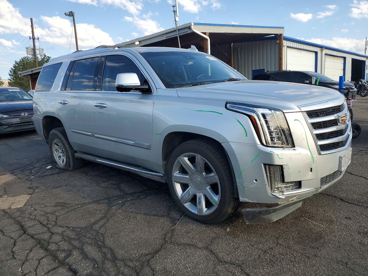 2018 Cadillac Escalade Luxury Silver vin: 1GYS4BKJ3JR114953