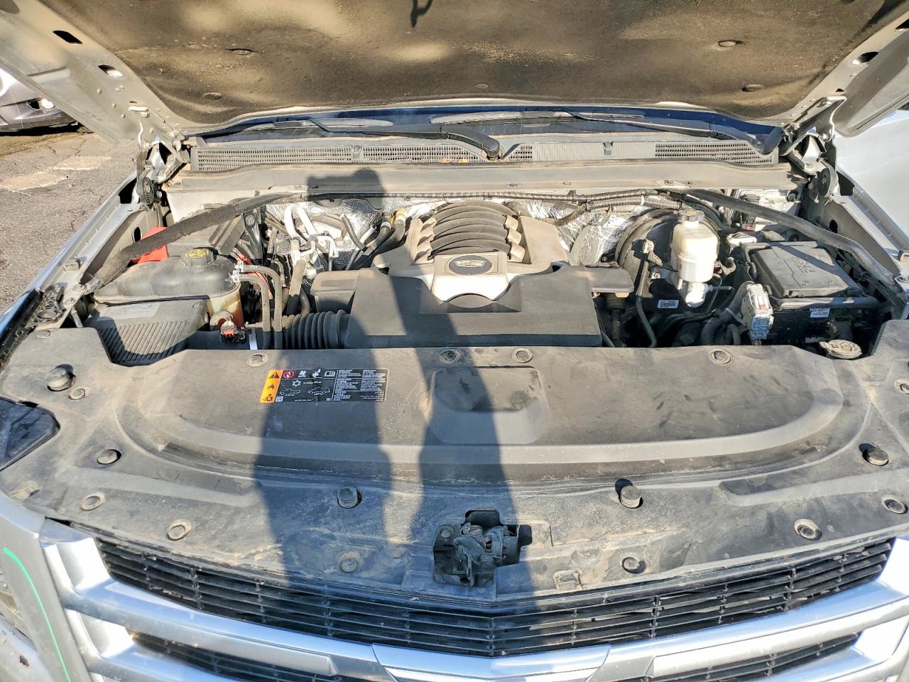 2018 Cadillac Escalade Luxury Silver vin: 1GYS4BKJ3JR114953