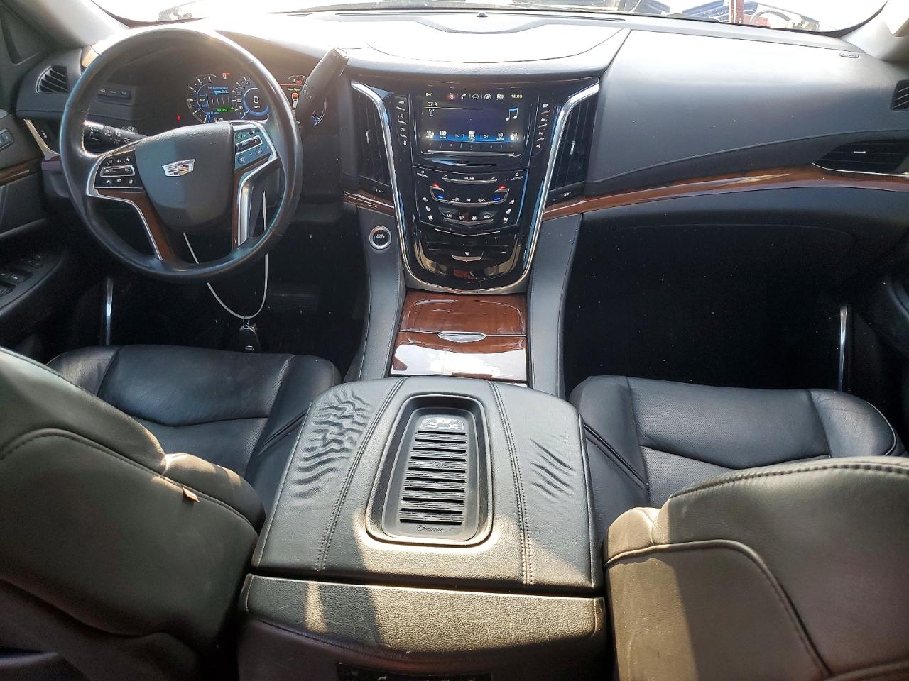 2018 Cadillac Escalade Luxury Silver vin: 1GYS4BKJ3JR114953