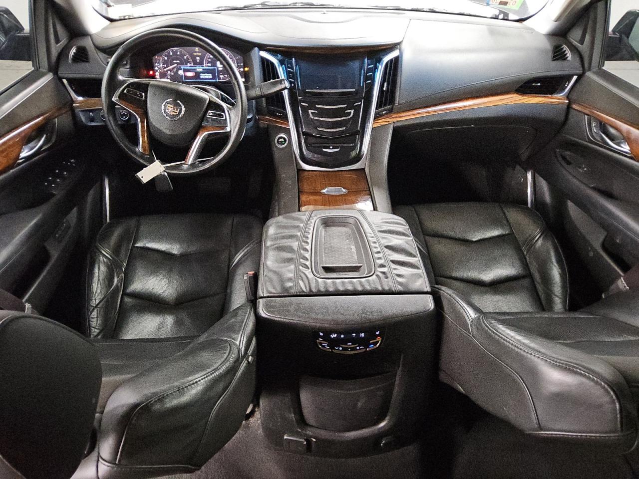 2015 Cadillac Escalade Luxury Gray vin: 1GYS4BKJ5FR231201 Damage: Console Cover, Worn, Replacement Required