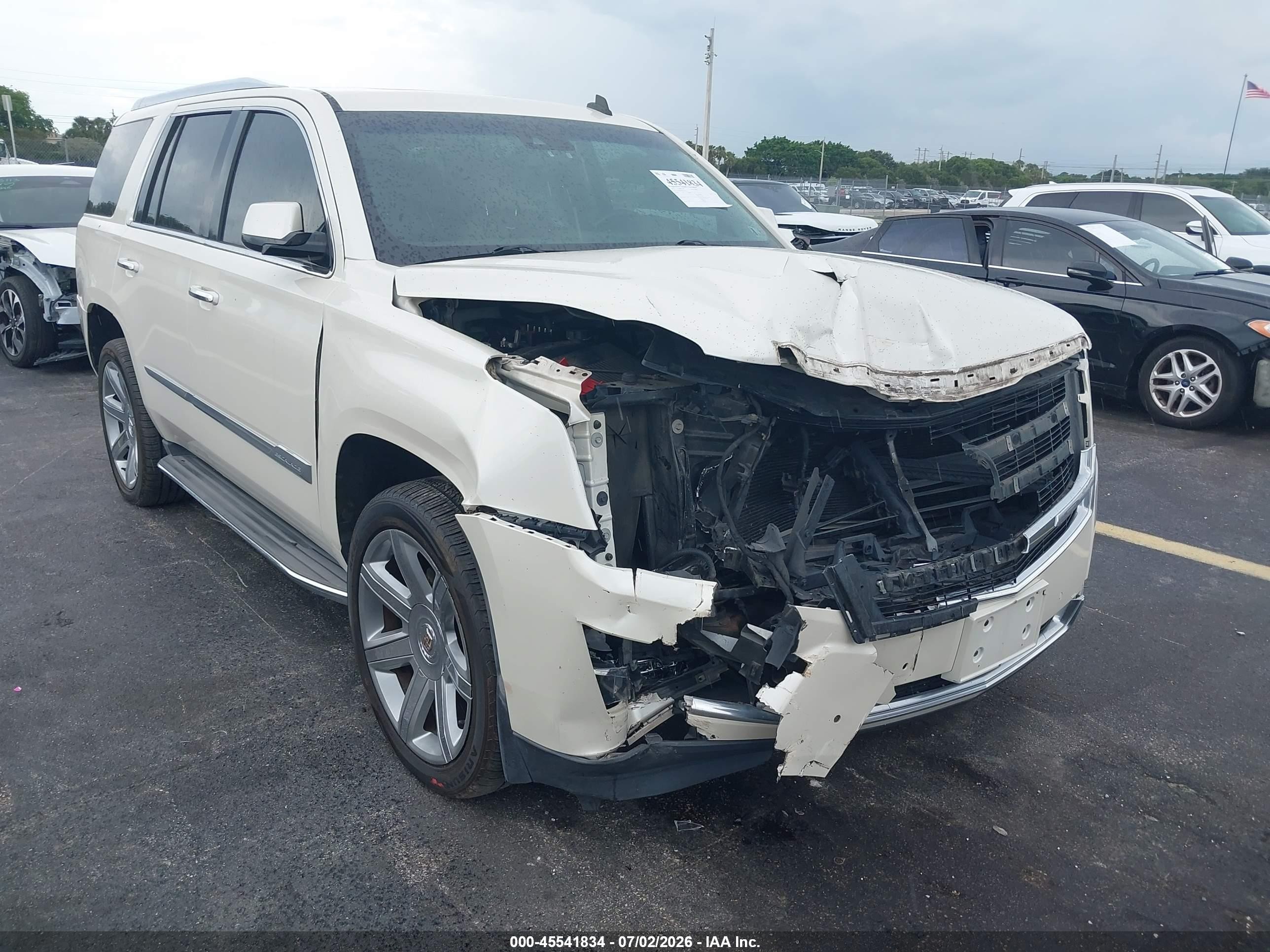 2015 Cadillac Escalade Luxury Белый vin: 1GYS4BKJ6FR232681