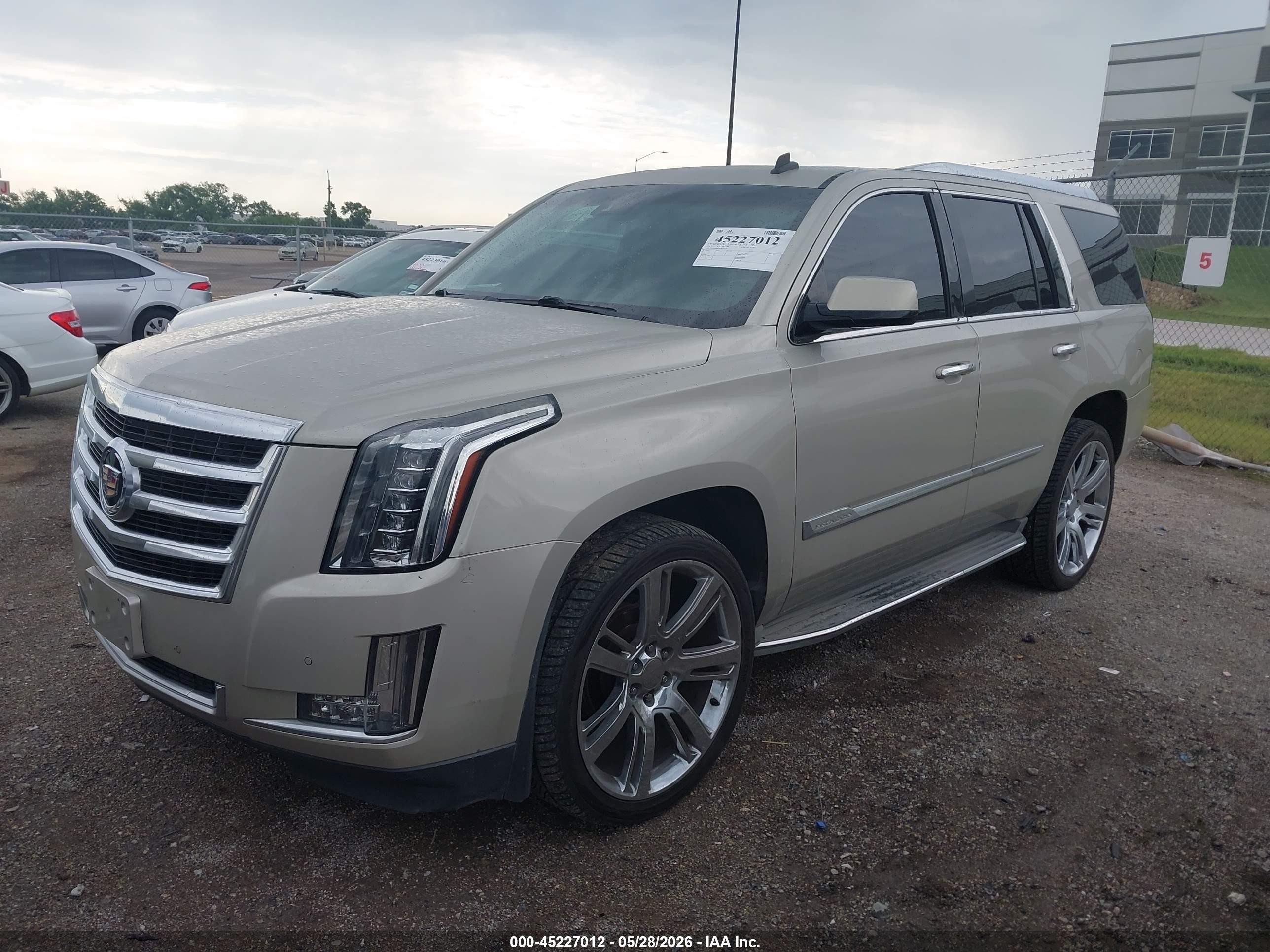 2015 Cadillac Escalade Luxury Gold vin: 1GYS4BKJ6FR303197