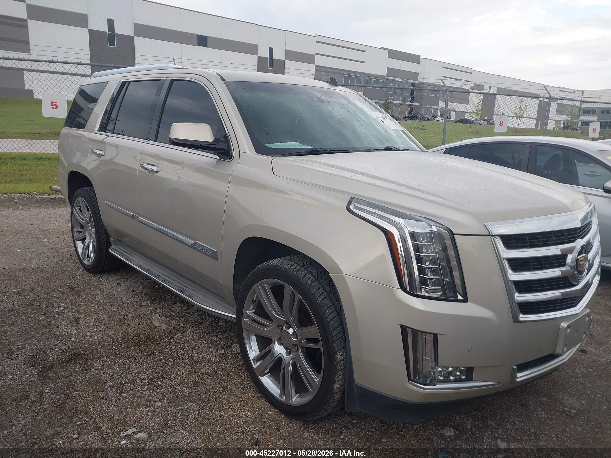 2015 Cadillac Escalade Luxury Gold vin: 1GYS4BKJ6FR303197
