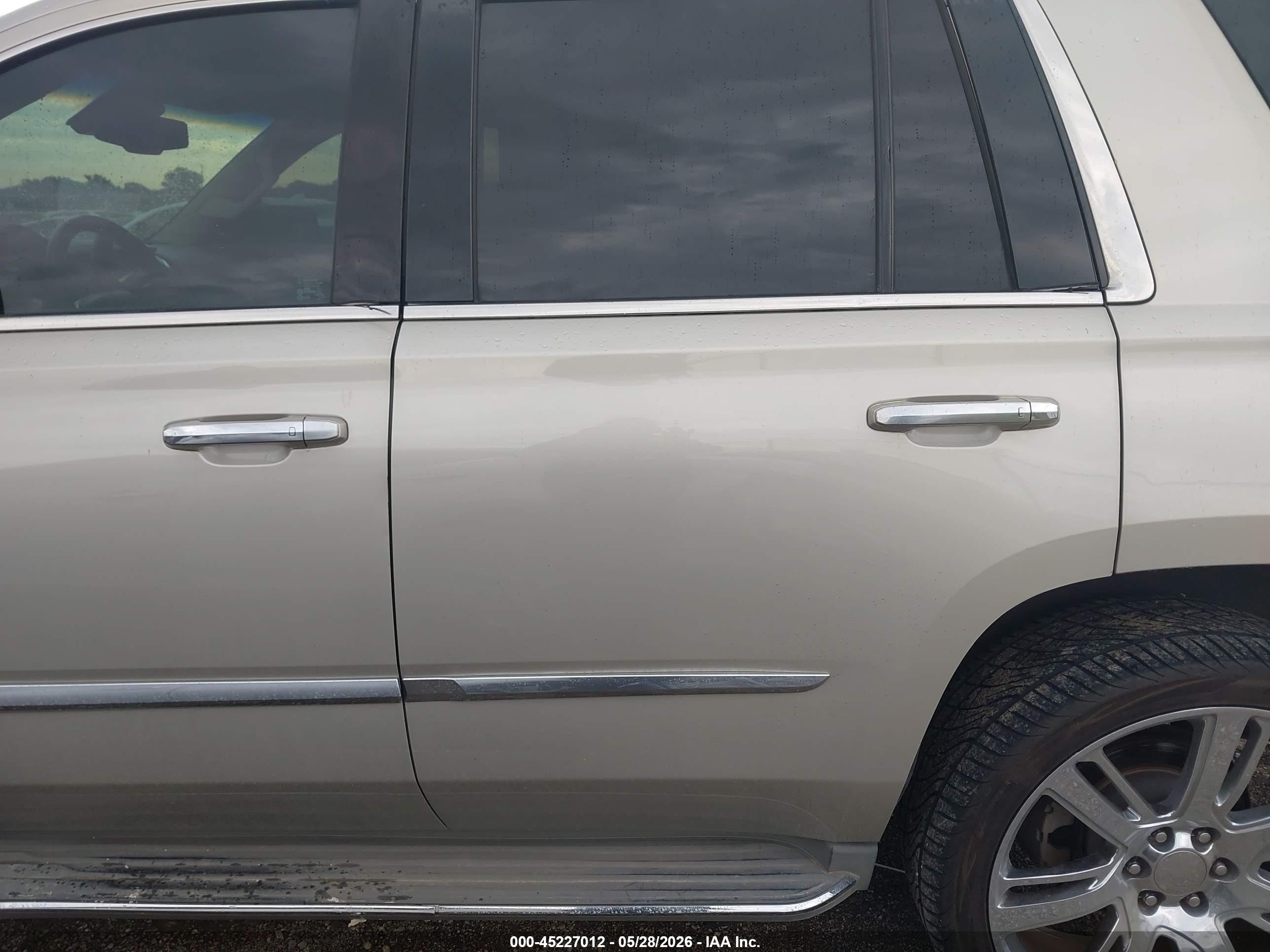 2015 Cadillac Escalade Luxury Gold vin: 1GYS4BKJ6FR303197