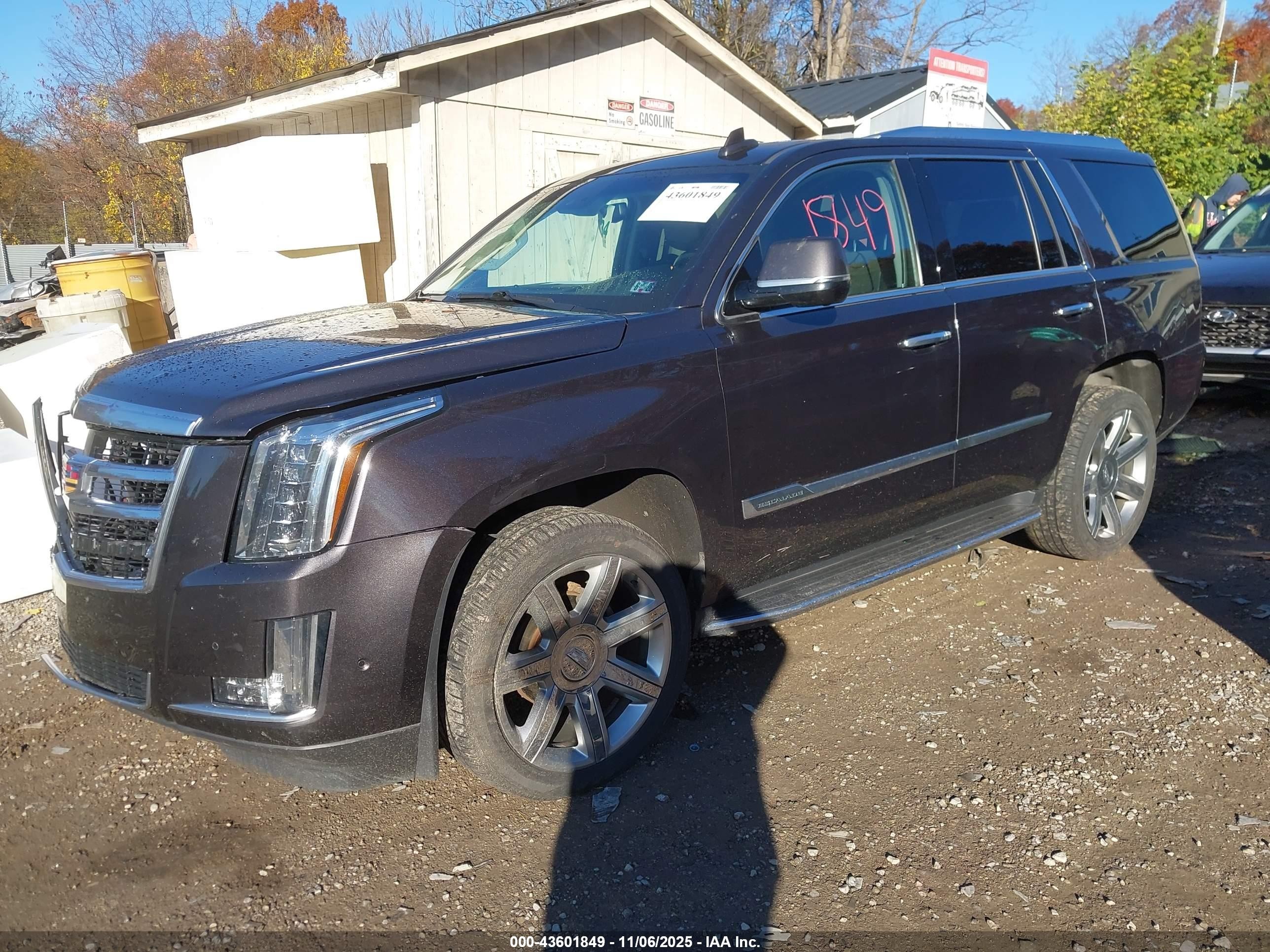 2018 Cadillac Escalade Luxury Черный vin: 1GYS4BKJ7JR103230