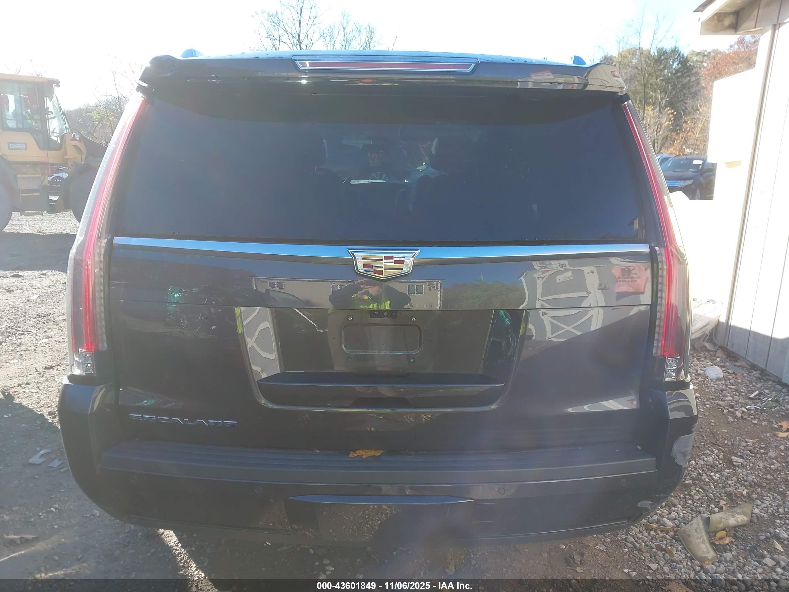 2018 Cadillac Escalade Luxury Черный vin: 1GYS4BKJ7JR103230