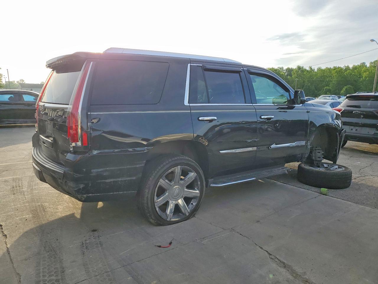 2017 Cadillac Escalade Luxury Black vin: 1GYS4BKJ8HR112867