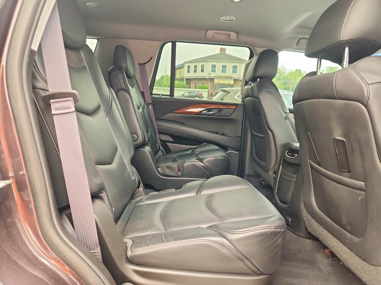 2015 Cadillac Escalade Luxury Burgundy vin: 1GYS4BKJ9FR176896
