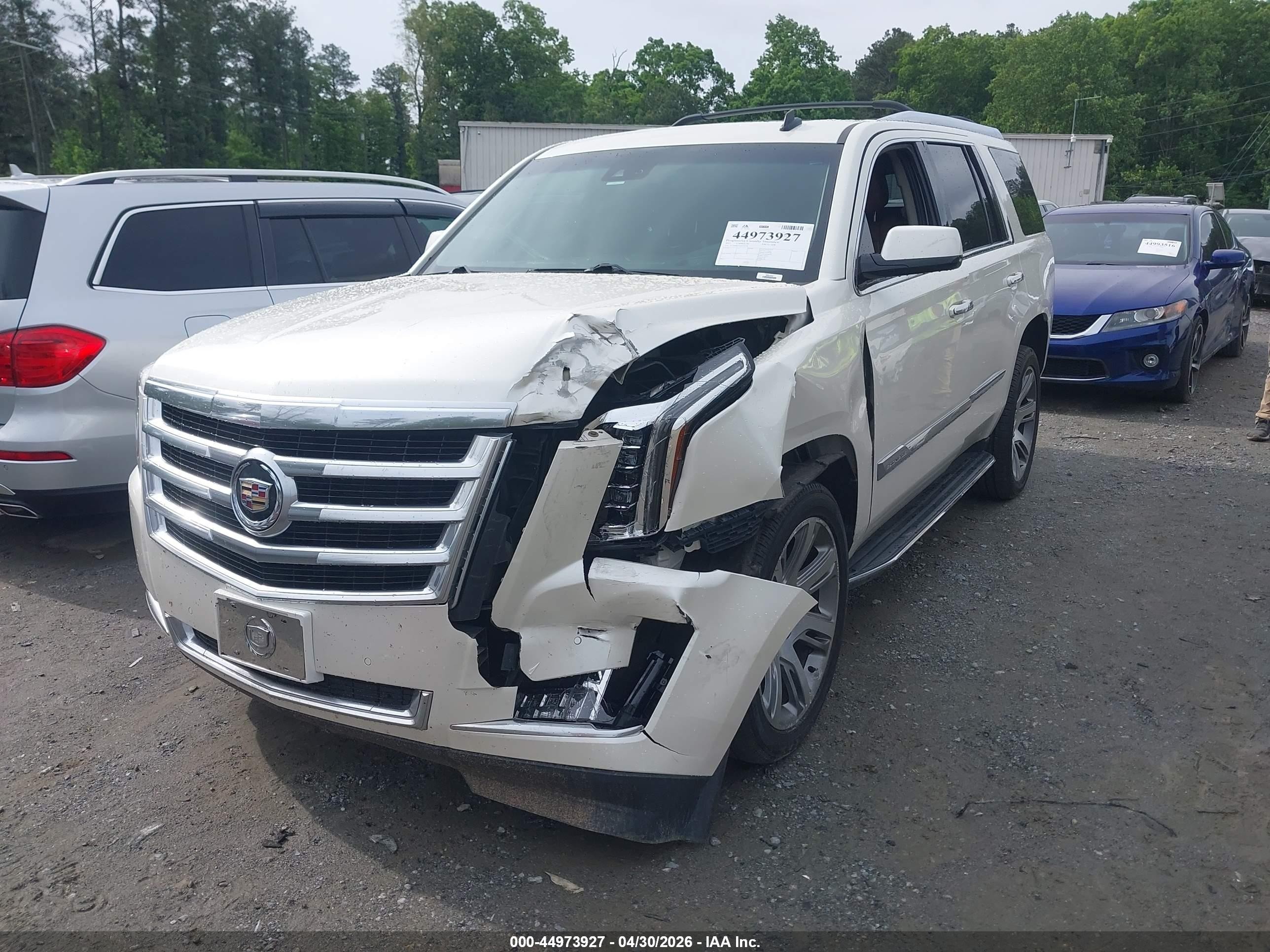 2015 Cadillac Escalade Luxury White vin: 1GYS4BKJ9FR270258