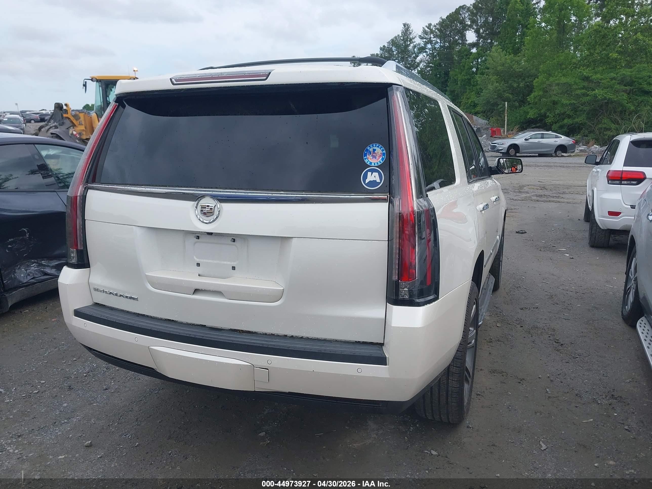 2015 Cadillac Escalade Luxury White vin: 1GYS4BKJ9FR270258