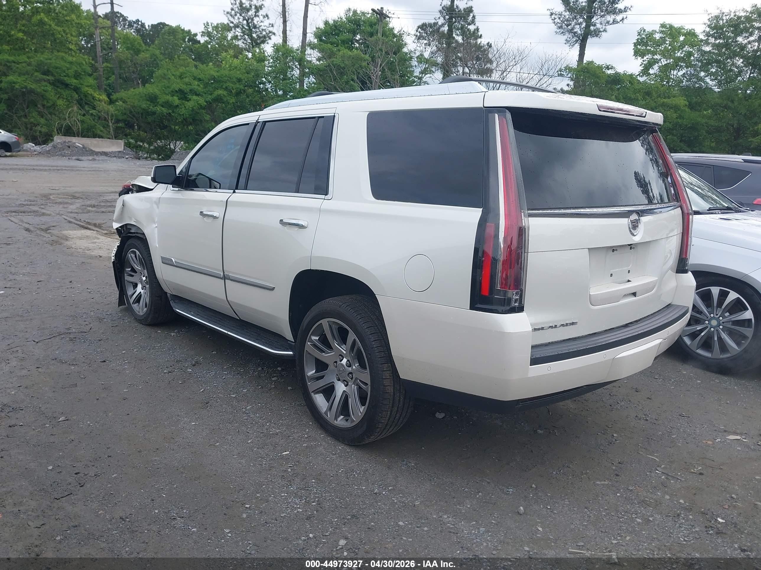 2015 Cadillac Escalade Luxury White vin: 1GYS4BKJ9FR270258