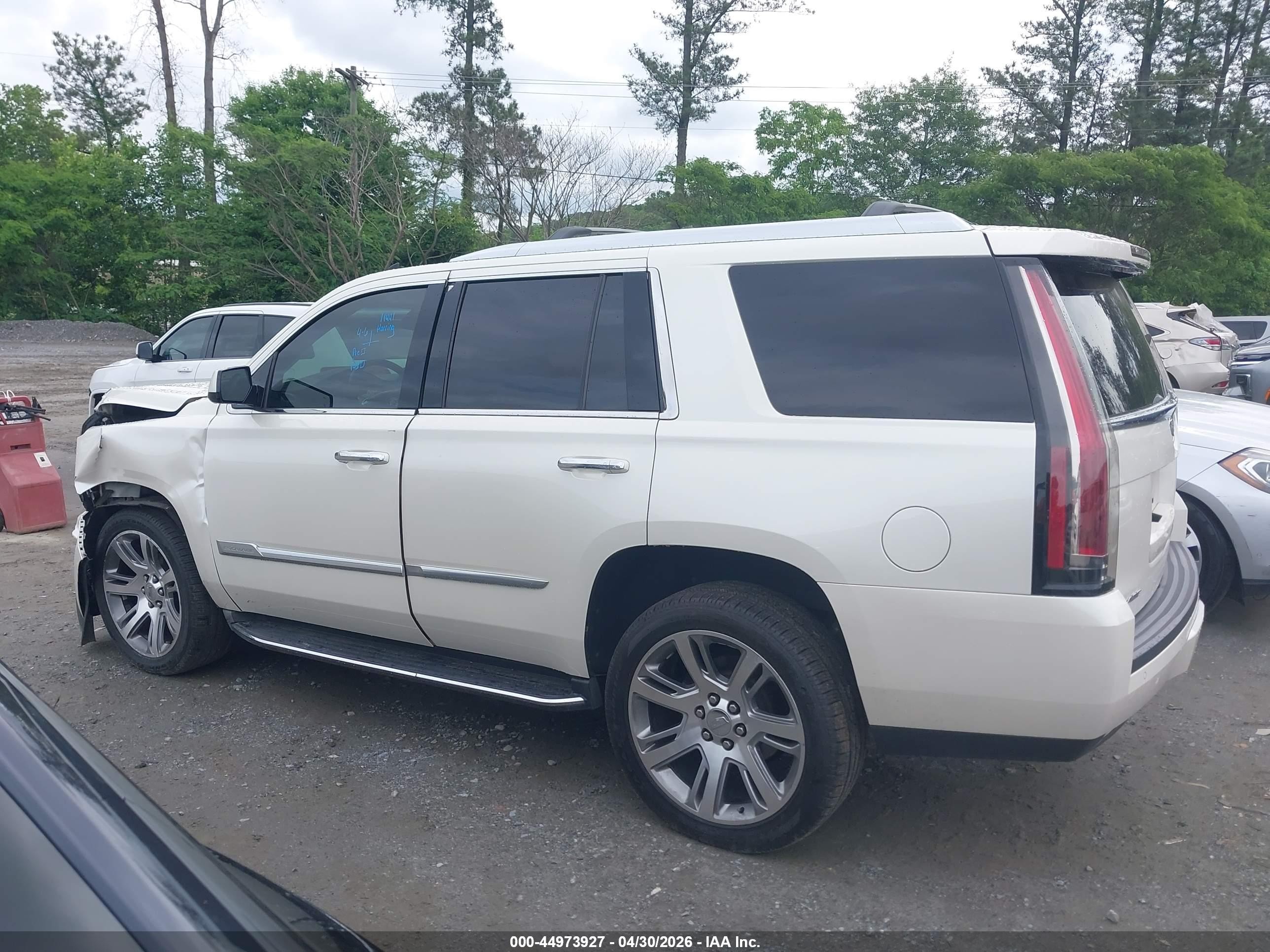 2015 Cadillac Escalade Luxury White vin: 1GYS4BKJ9FR270258
