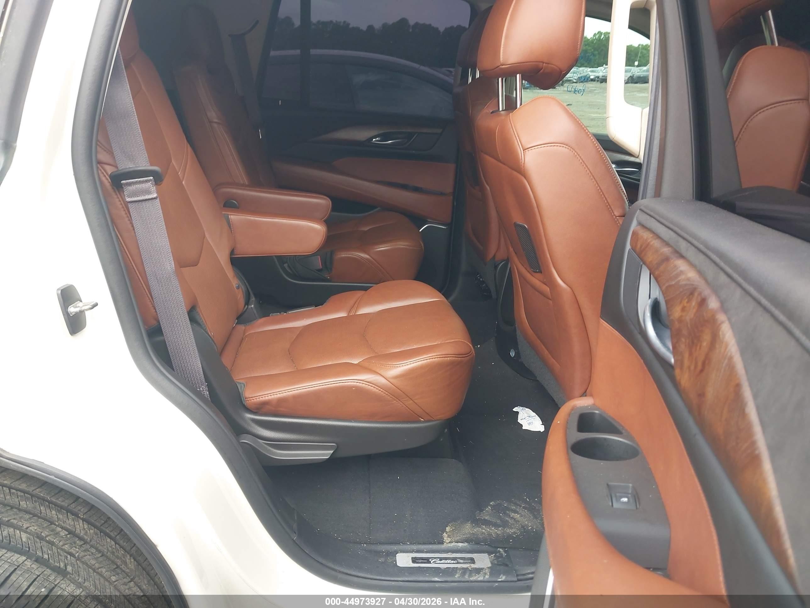 2015 Cadillac Escalade Luxury White vin: 1GYS4BKJ9FR270258