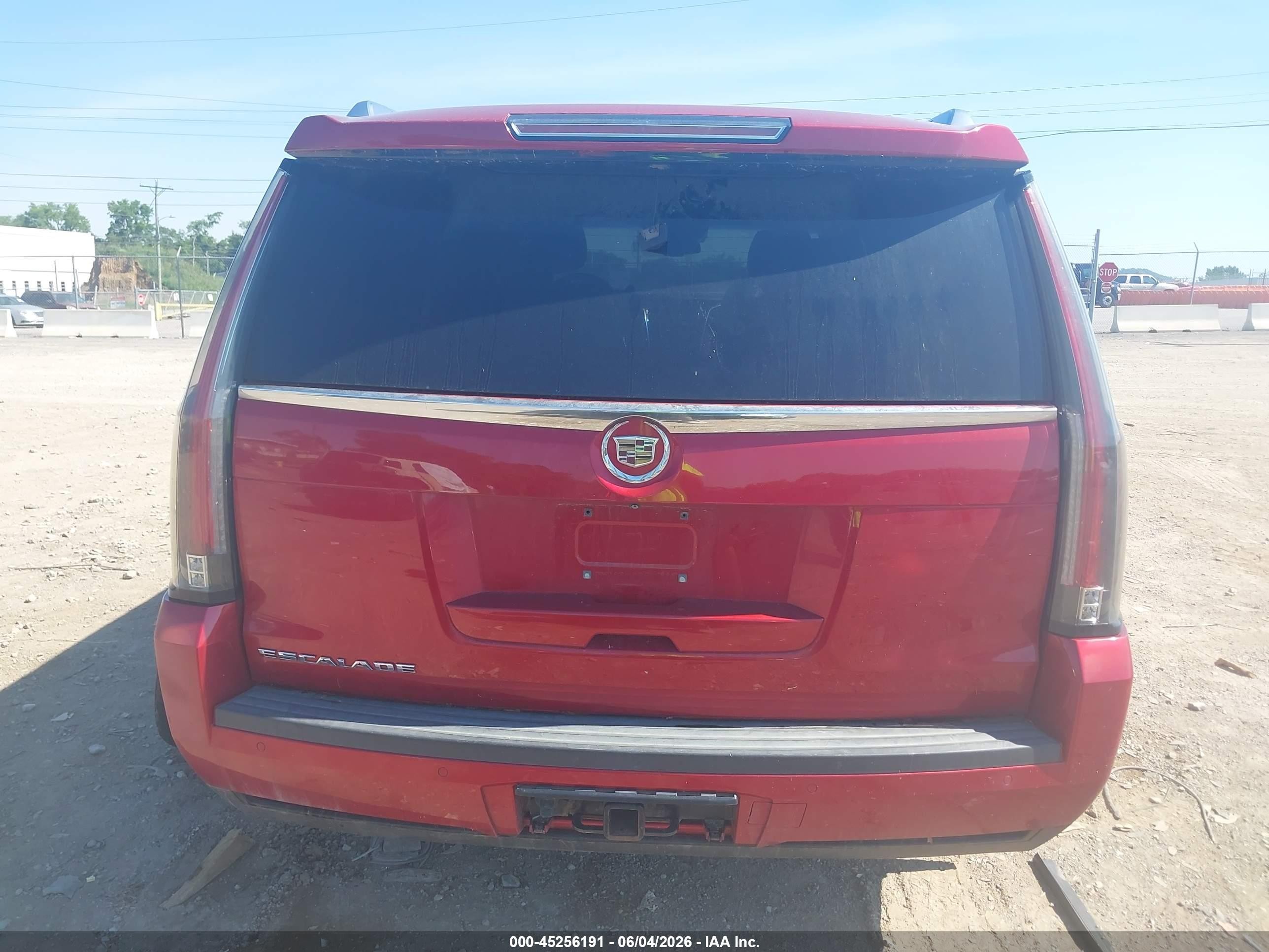 2015 Cadillac Escalade Luxury Red vin: 1GYS4BKJXFR176132