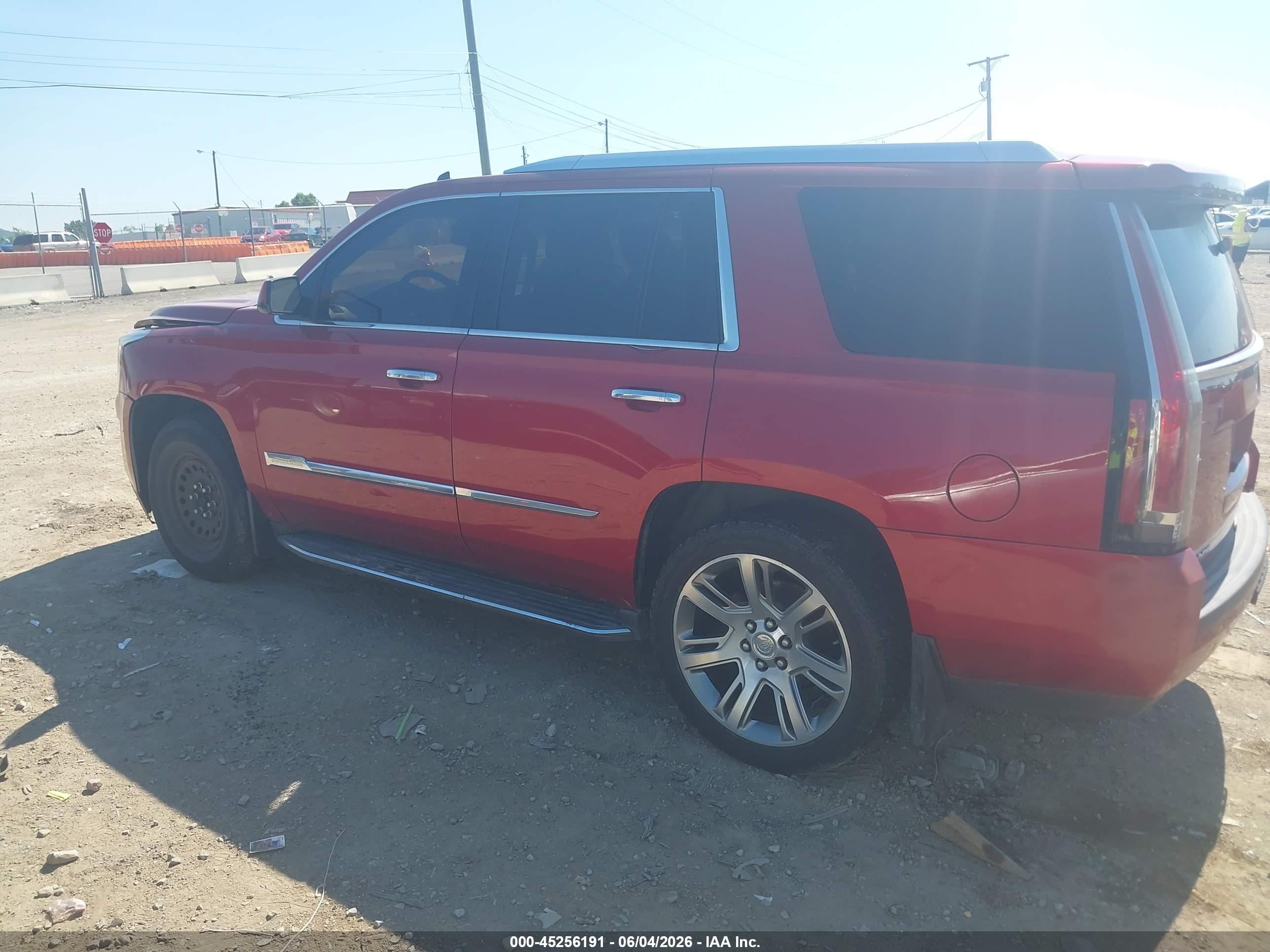 2015 Cadillac Escalade Luxury Red vin: 1GYS4BKJXFR176132