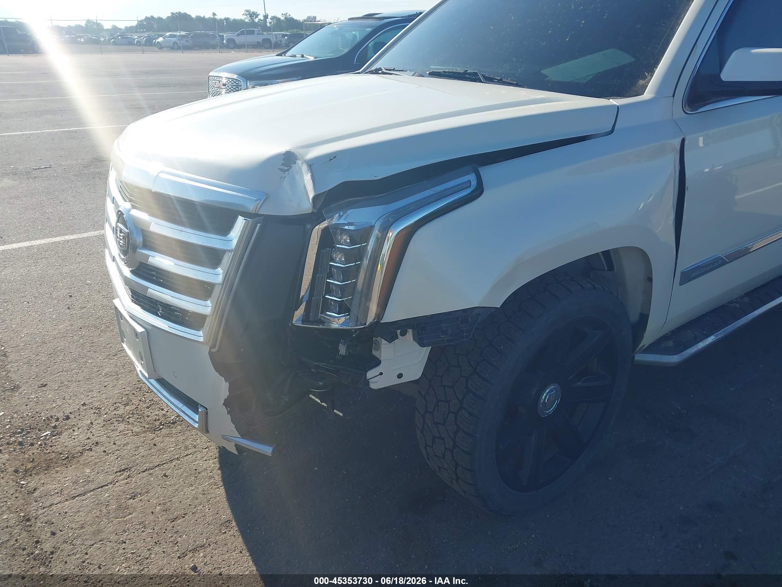 2015 Cadillac Escalade Luxury White vin: 1GYS4BKJXFR286078