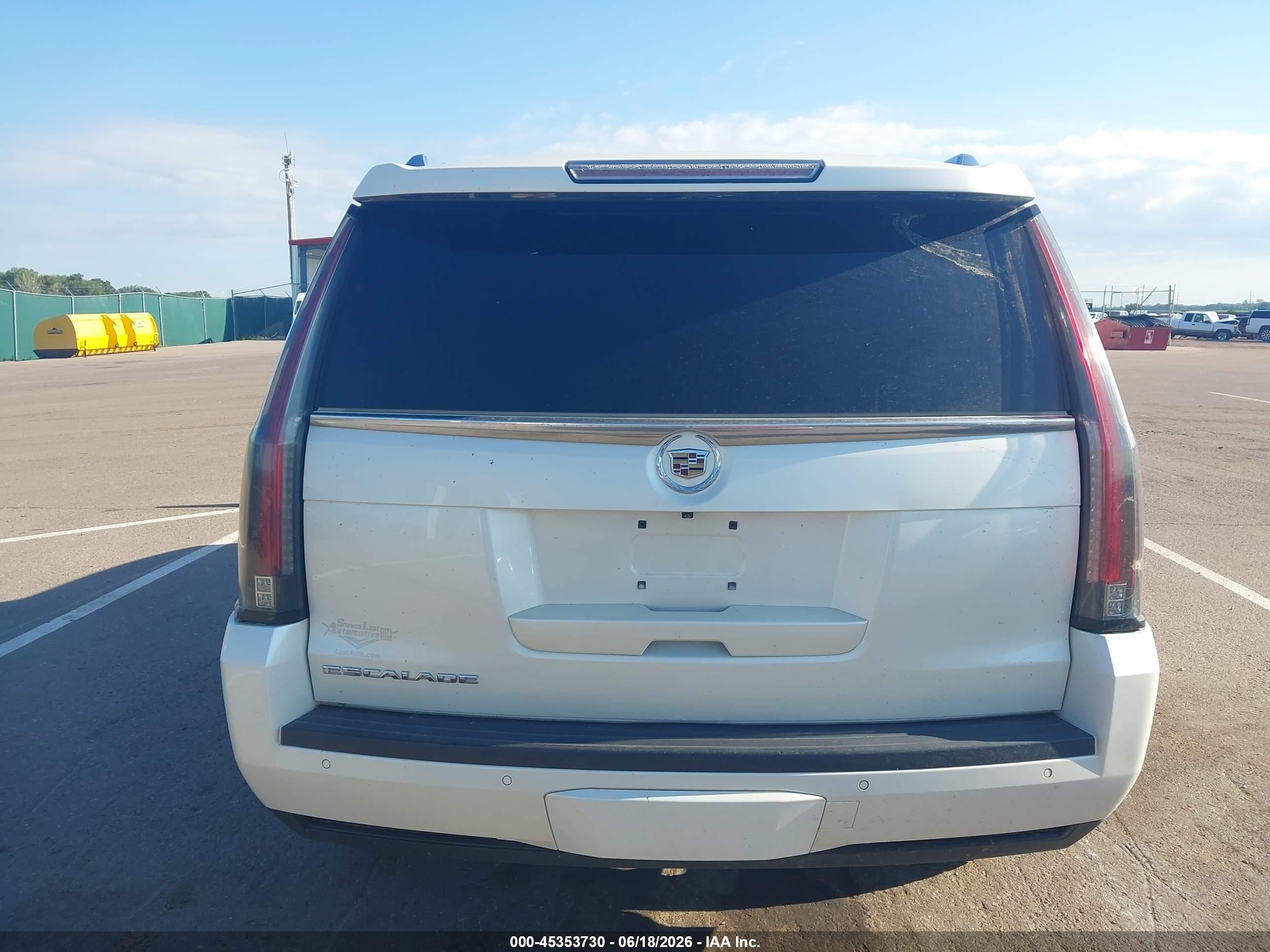 2015 Cadillac Escalade Luxury White vin: 1GYS4BKJXFR286078