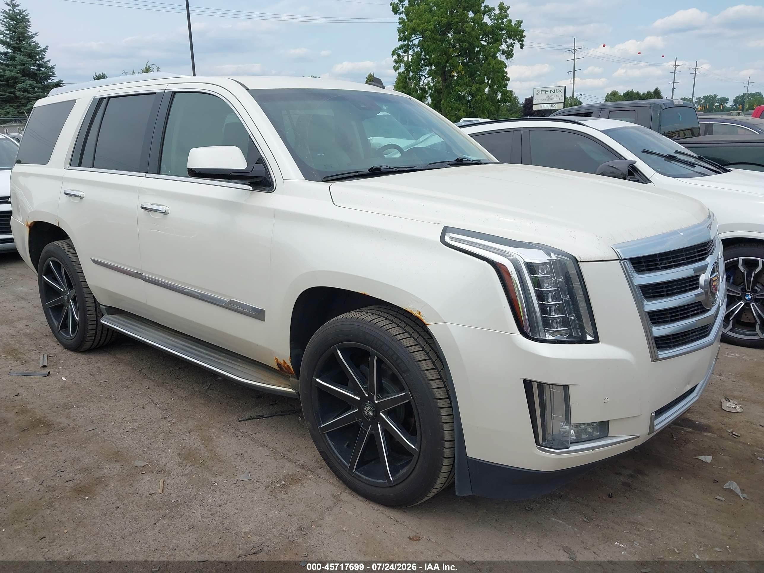 2015 Cadillac Escalade Luxury White vin: 1GYS4BKJXFR297128