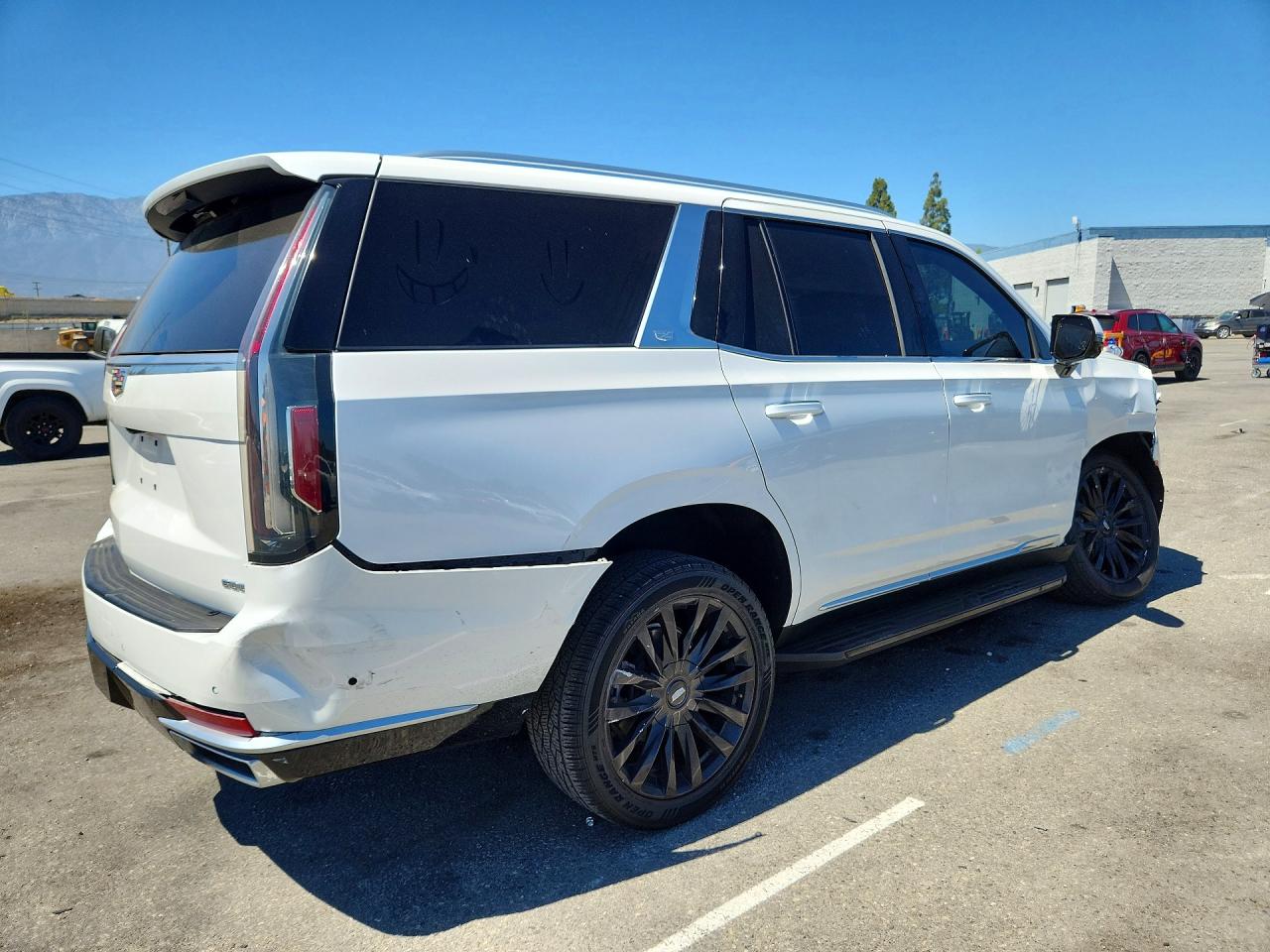 2022 Cadillac Escalade Premium Luxury White vin: 1GYS4BKL5NR221672