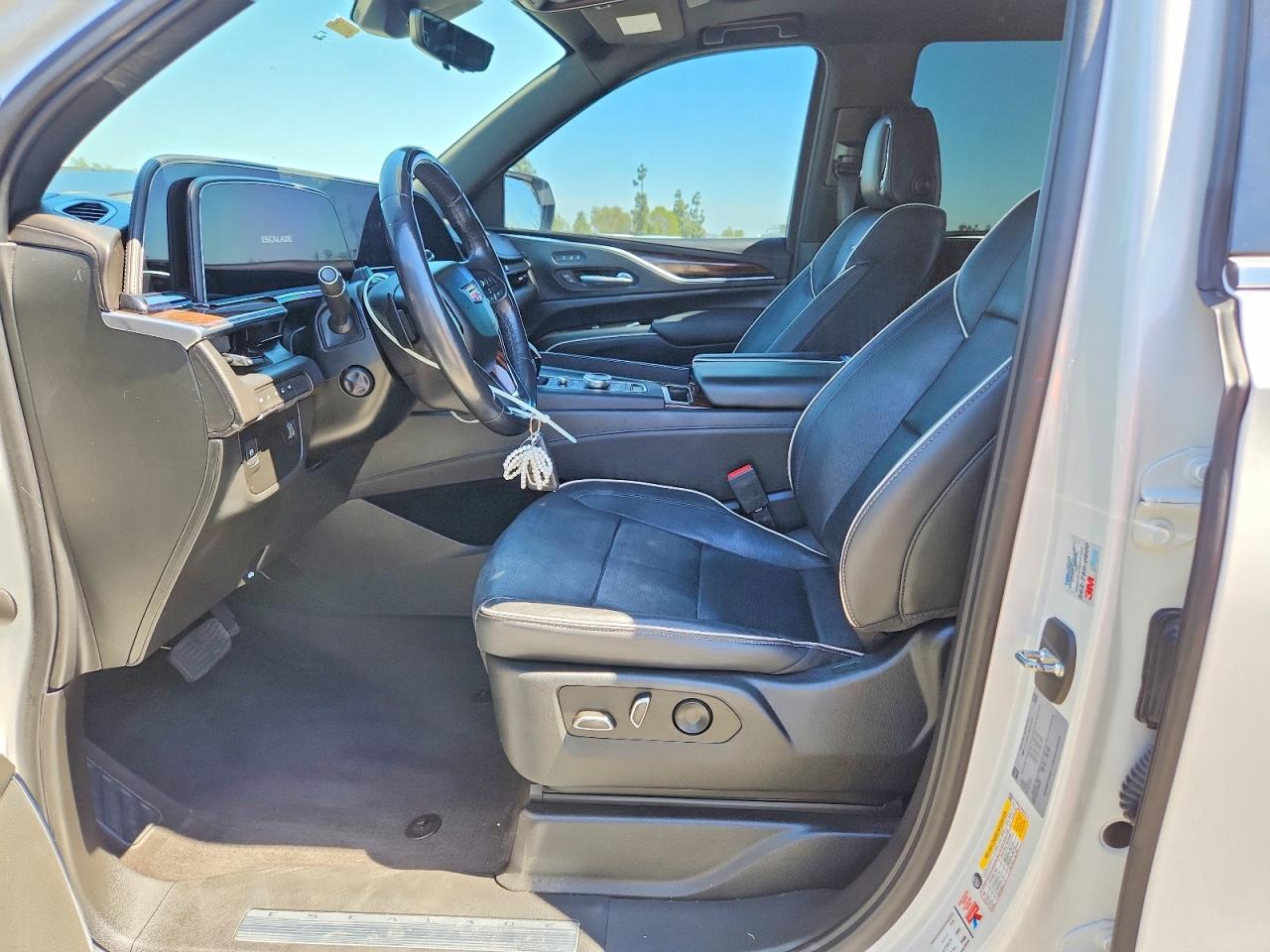2022 Cadillac Escalade Premium Luxury White vin: 1GYS4BKL5NR221672