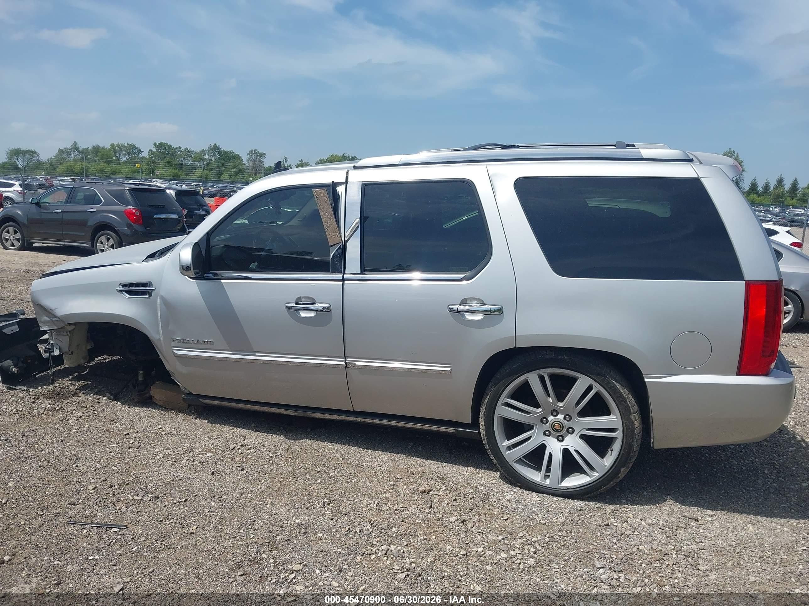 2011 Cadillac Escalade Premium Silver vin: 1GYS4CEF0BR161162