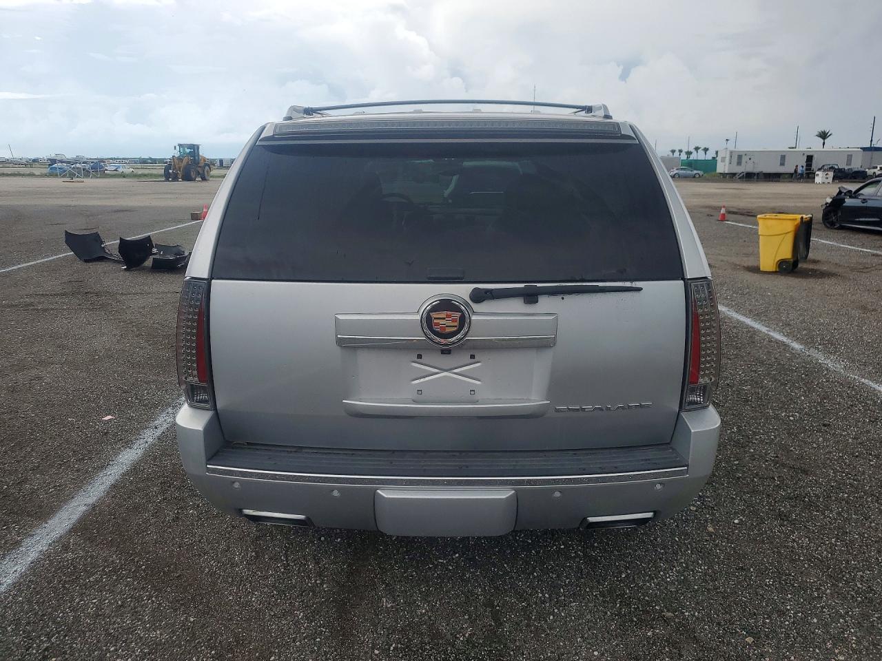 2014 Cadillac Escalade Premium Silver vin: 1GYS4CEF0ER229576