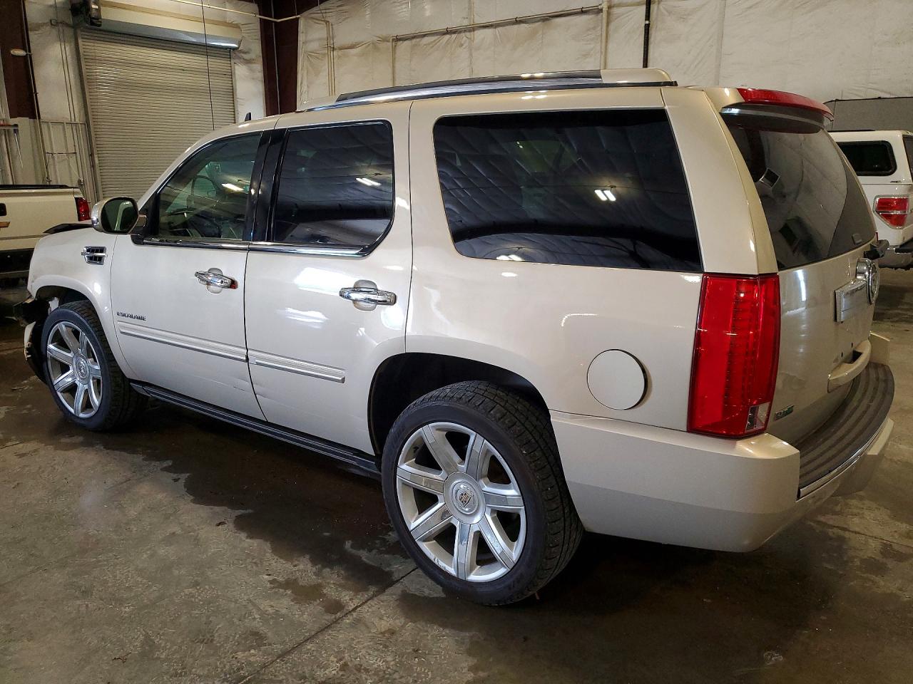 2011 Cadillac Escalade Premium Tan vin: 1GYS4CEF2BR161342