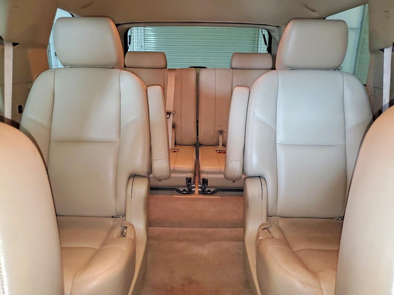 2011 Cadillac Escalade Premium Tan vin: 1GYS4CEF2BR161342