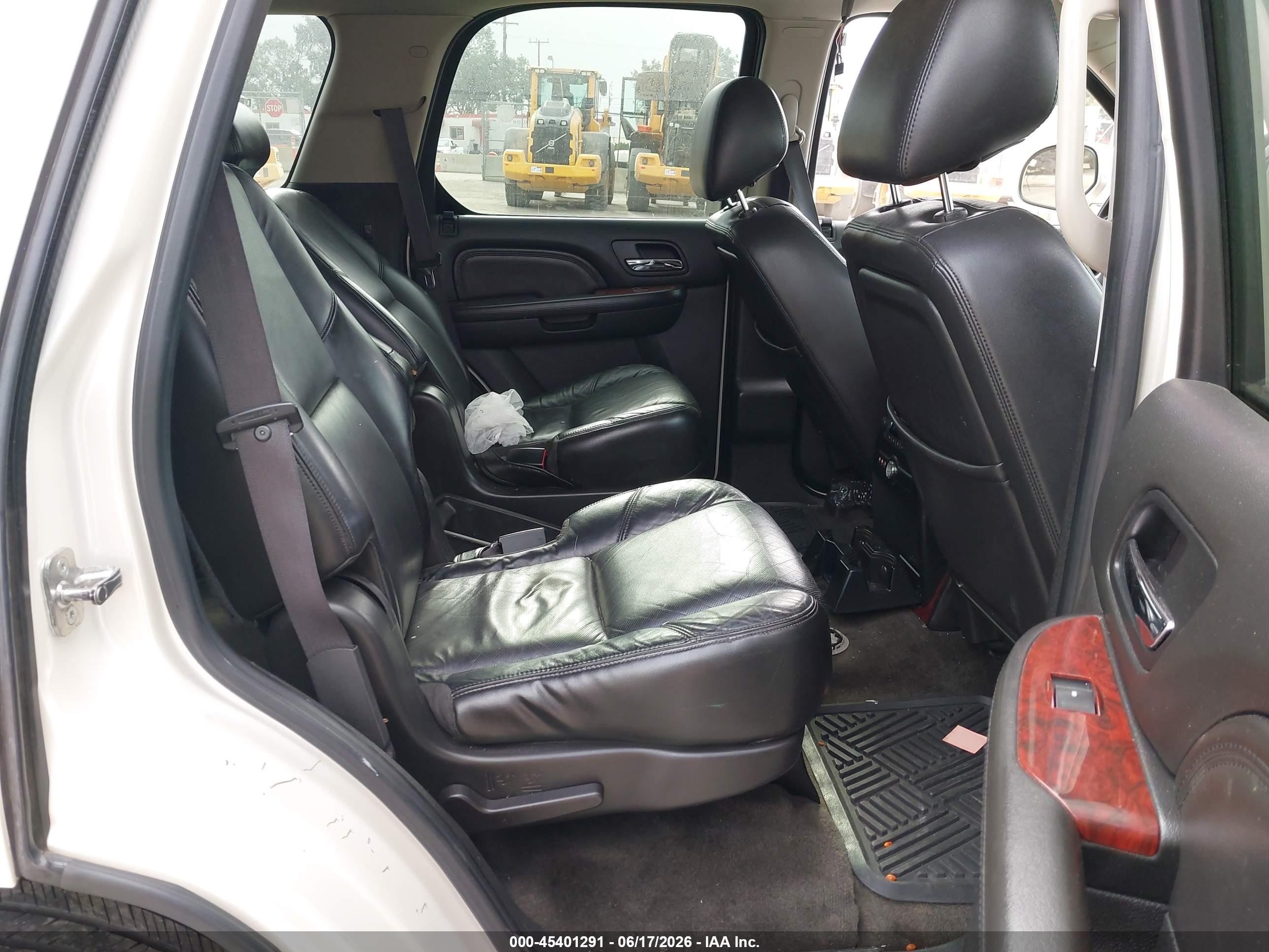 2011 Cadillac Escalade Premium White vin: 1GYS4CEF2BR388322