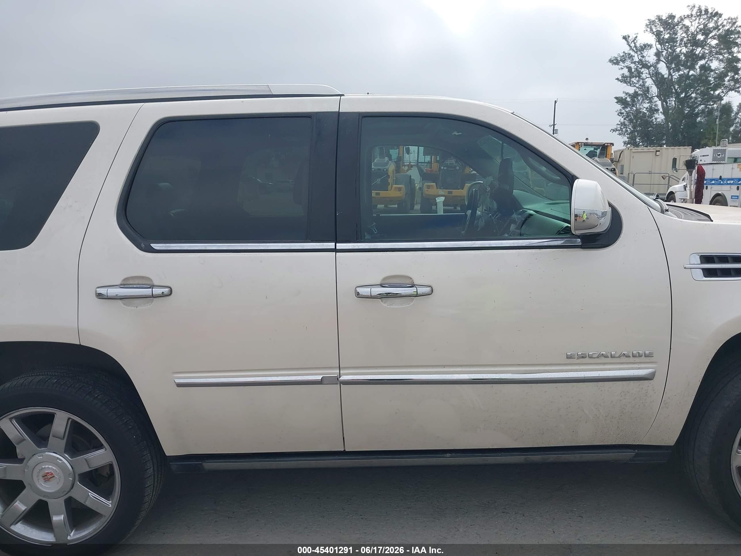2011 Cadillac Escalade Premium White vin: 1GYS4CEF2BR388322