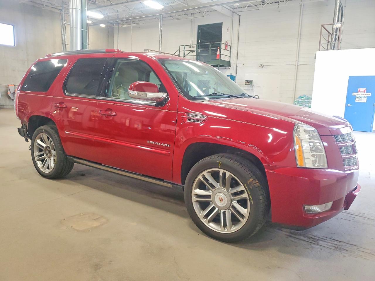 2014 Cadillac Escalade Premium Red vin: 1GYS4CEF2ER156582