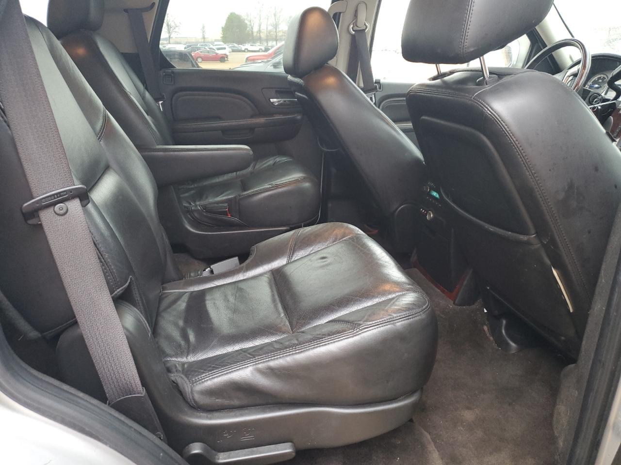 2011 Cadillac Escalade Premium Silver vin: 1GYS4CEF3BR116443