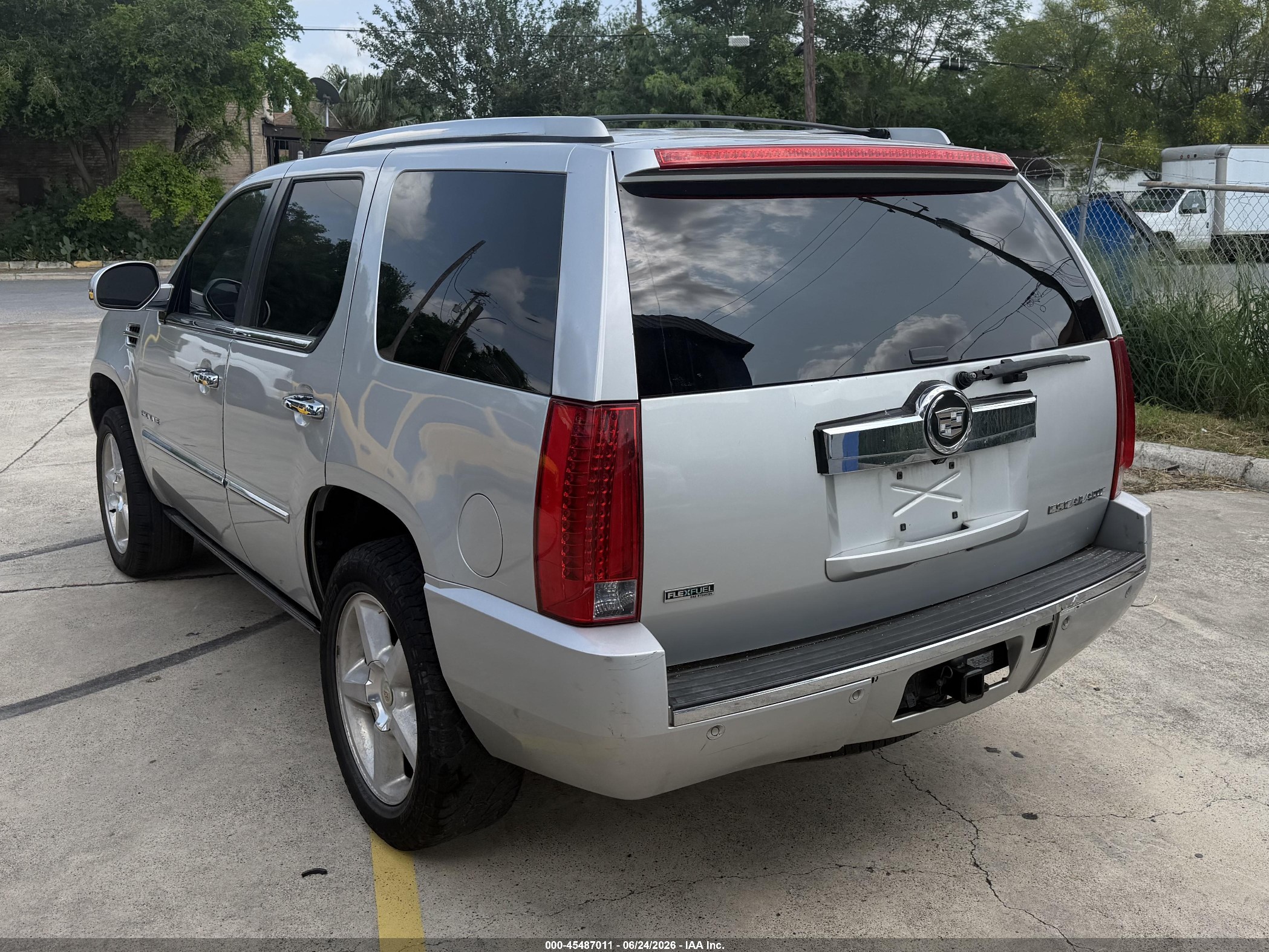 2011 Cadillac Escalade Premium Silver vin: 1GYS4CEF3BR244701