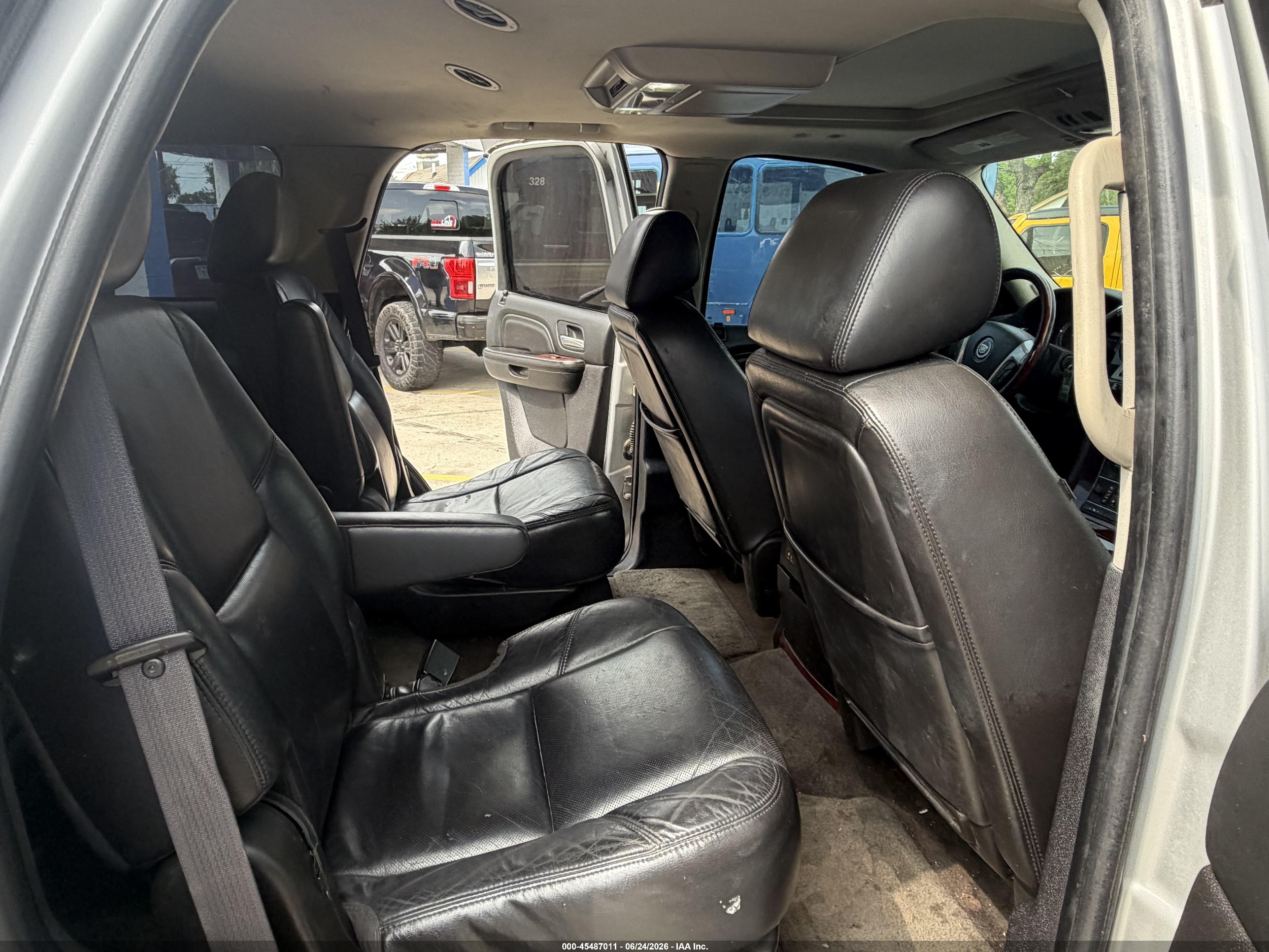 2011 Cadillac Escalade Premium Silver vin: 1GYS4CEF3BR244701