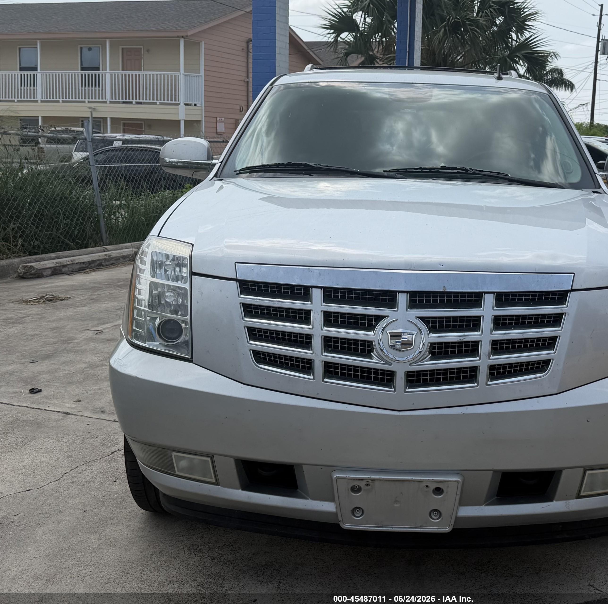 2011 Cadillac Escalade Premium Silver vin: 1GYS4CEF3BR244701