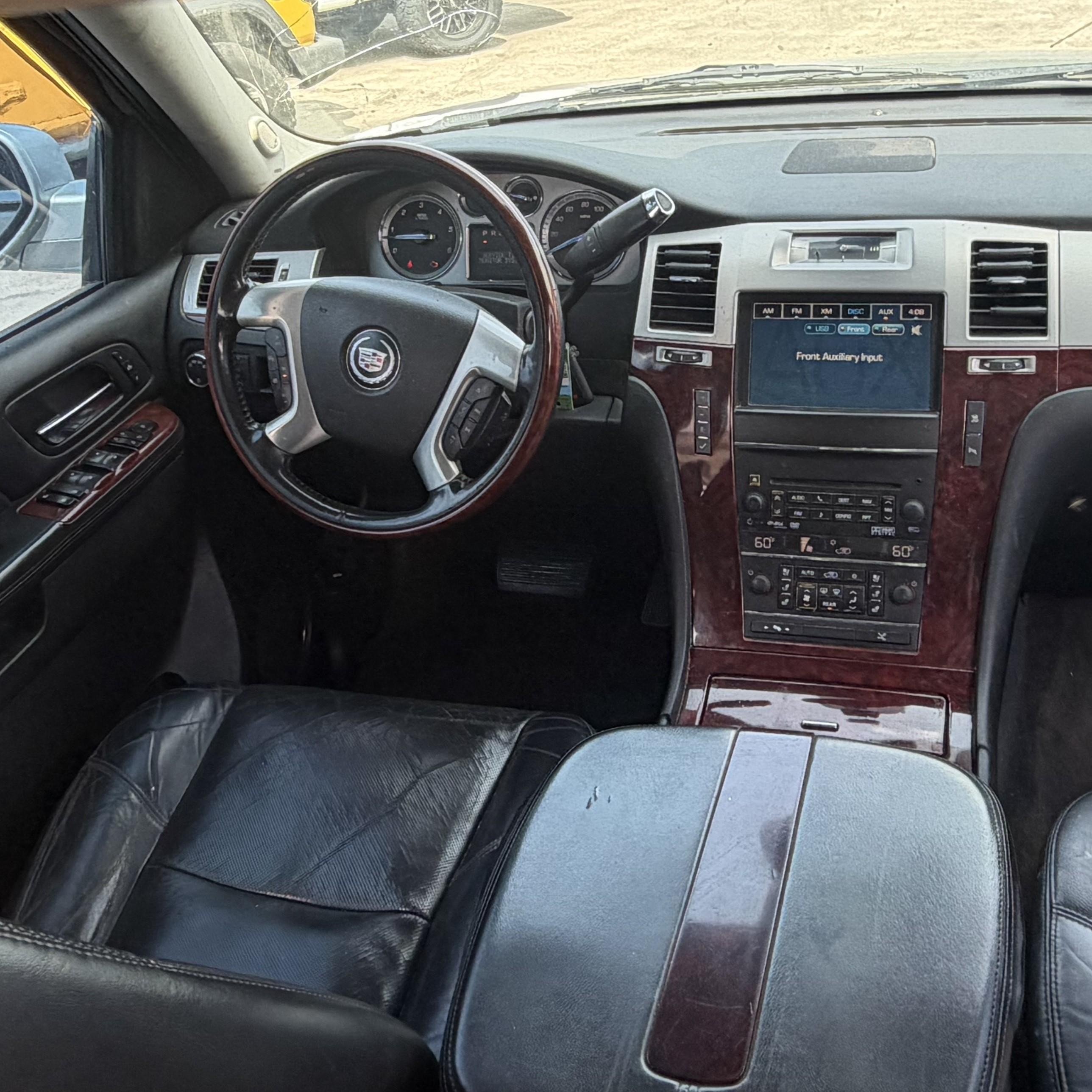 2011 Cadillac Escalade Premium Silver vin: 1GYS4CEF3BR244701