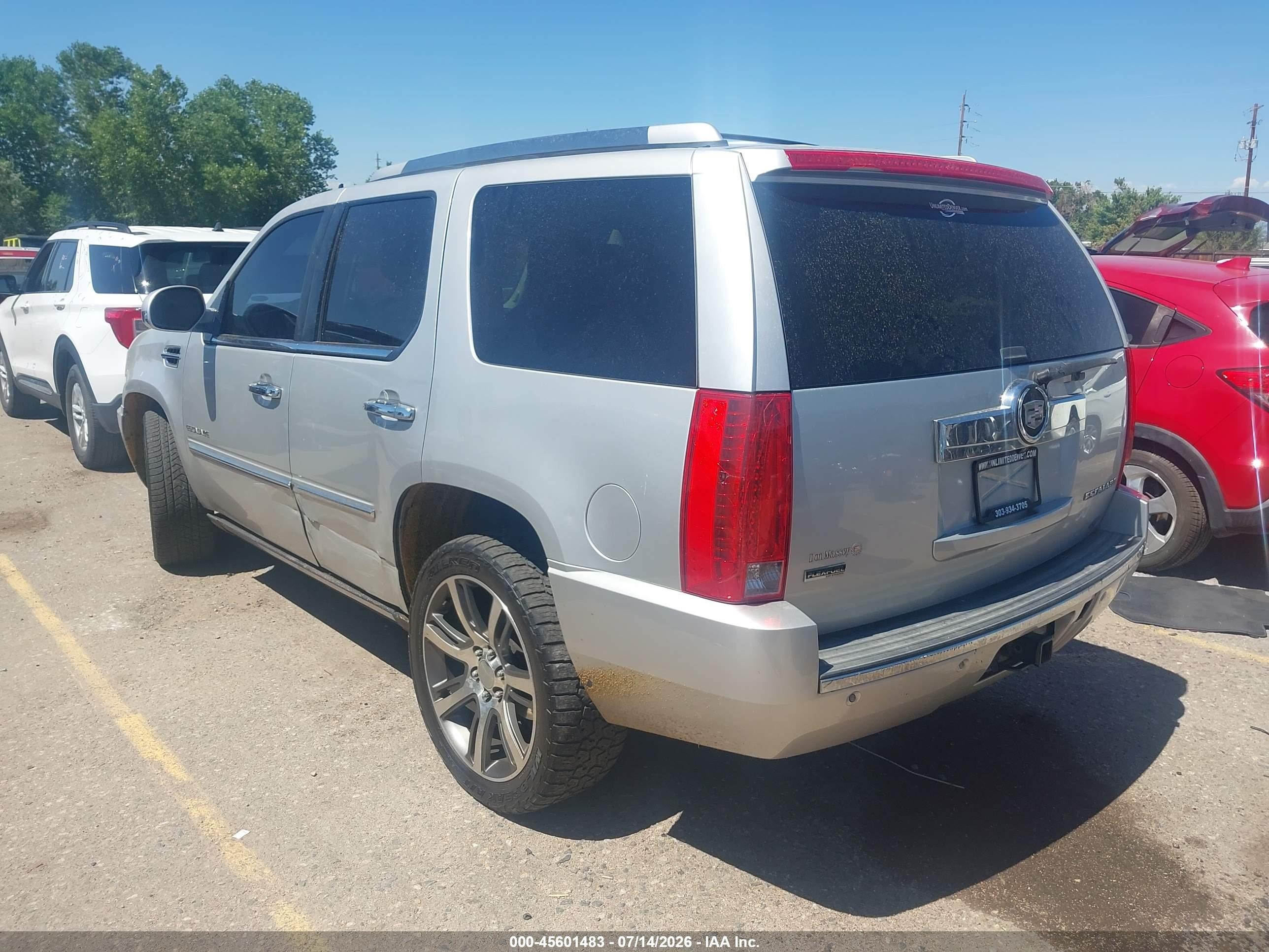 2011 Cadillac Escalade Premium Silver vin: 1GYS4CEF8BR387885
