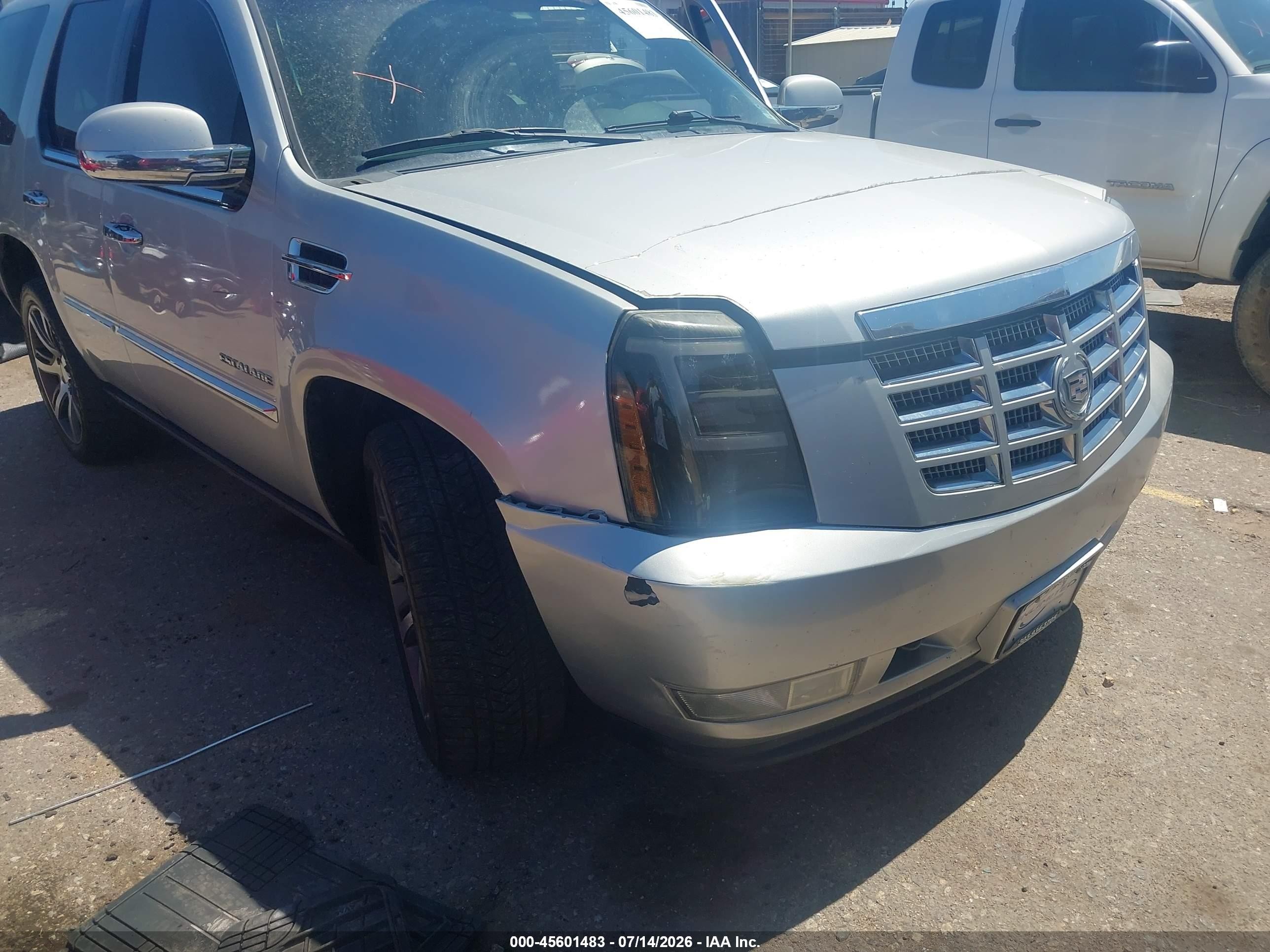 2011 Cadillac Escalade Premium Silver vin: 1GYS4CEF8BR387885