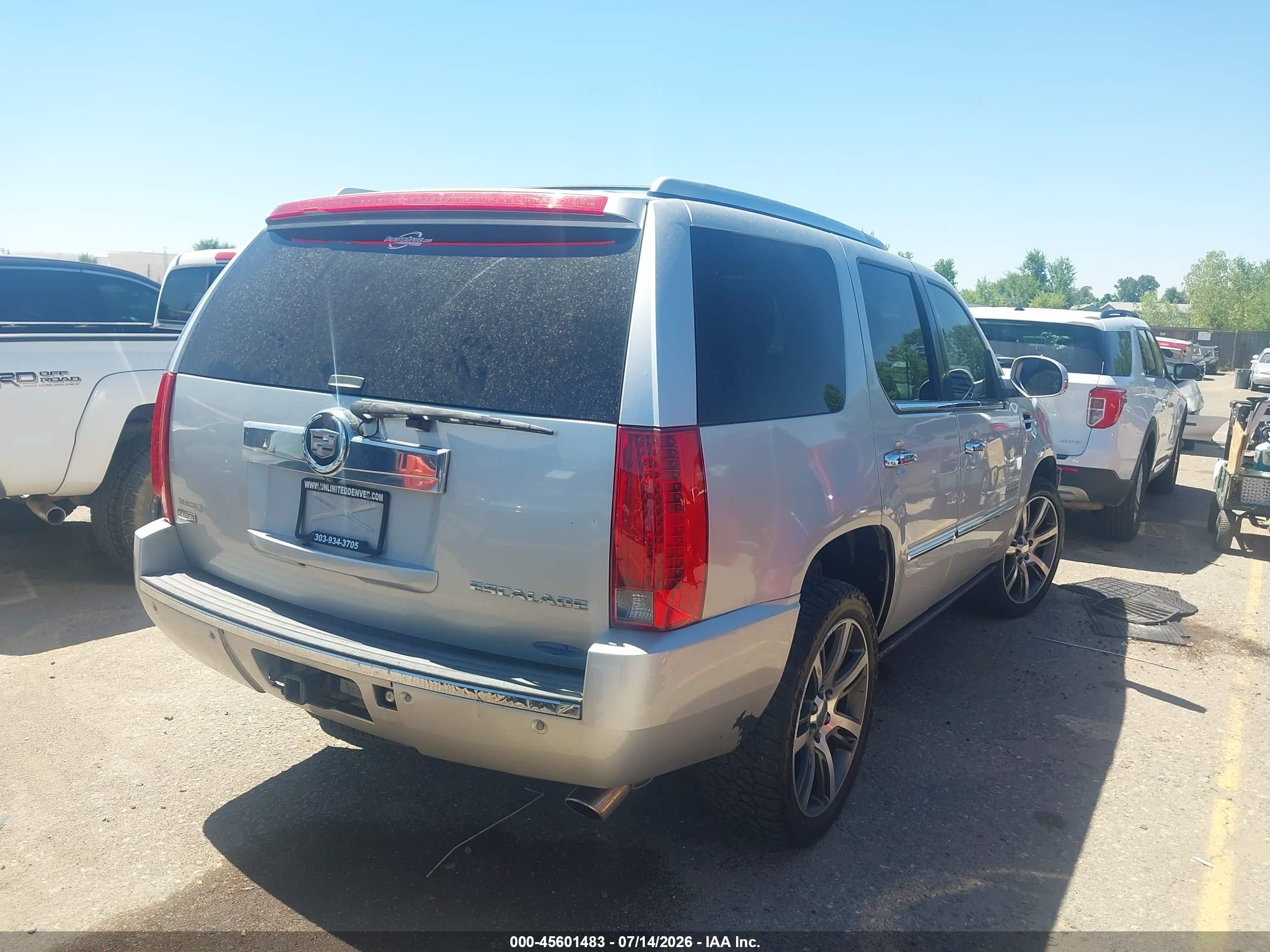 2011 Cadillac Escalade Premium Silver vin: 1GYS4CEF8BR387885