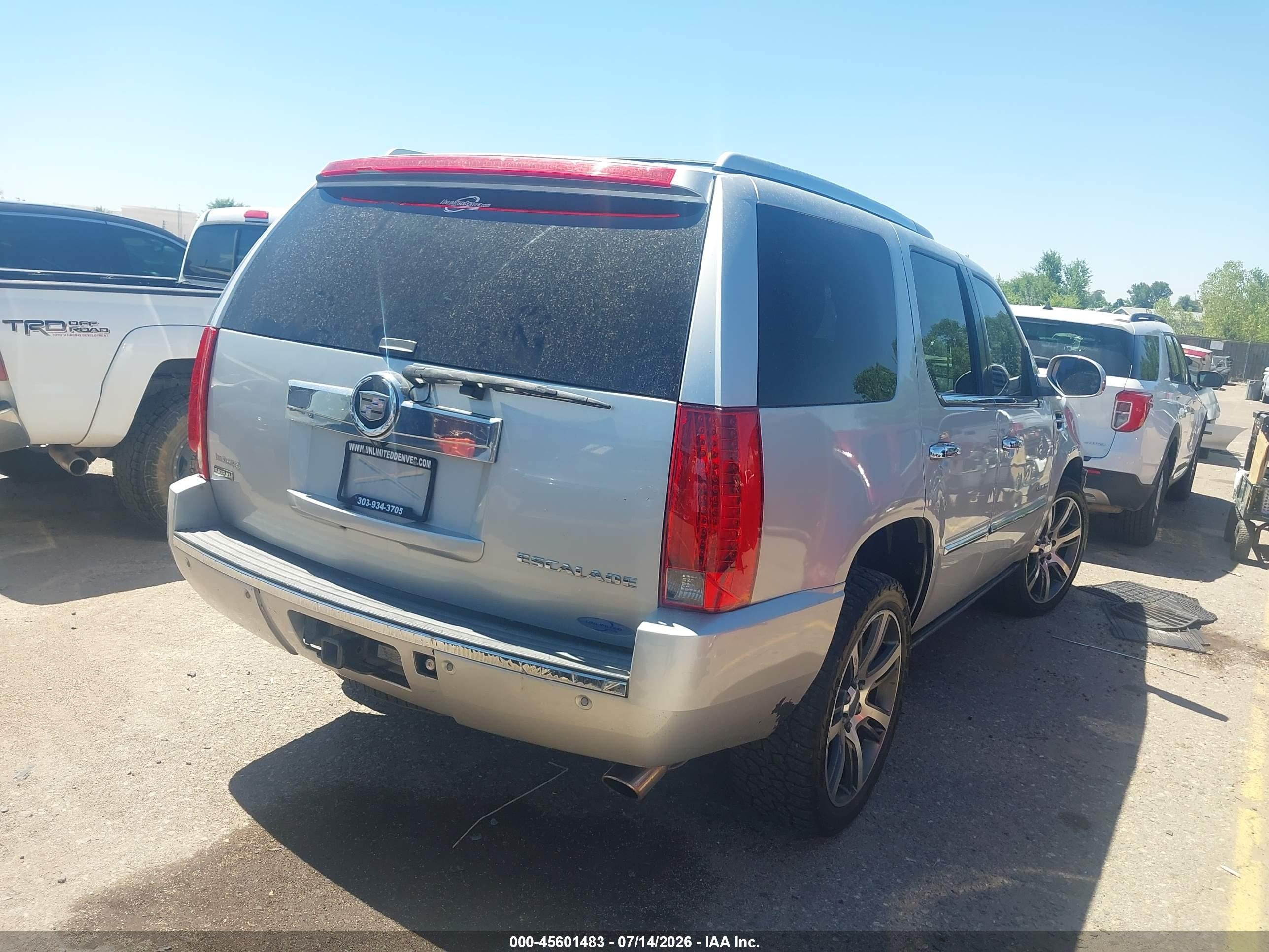 2011 Cadillac Escalade Premium Silver vin: 1GYS4CEF8BR387885