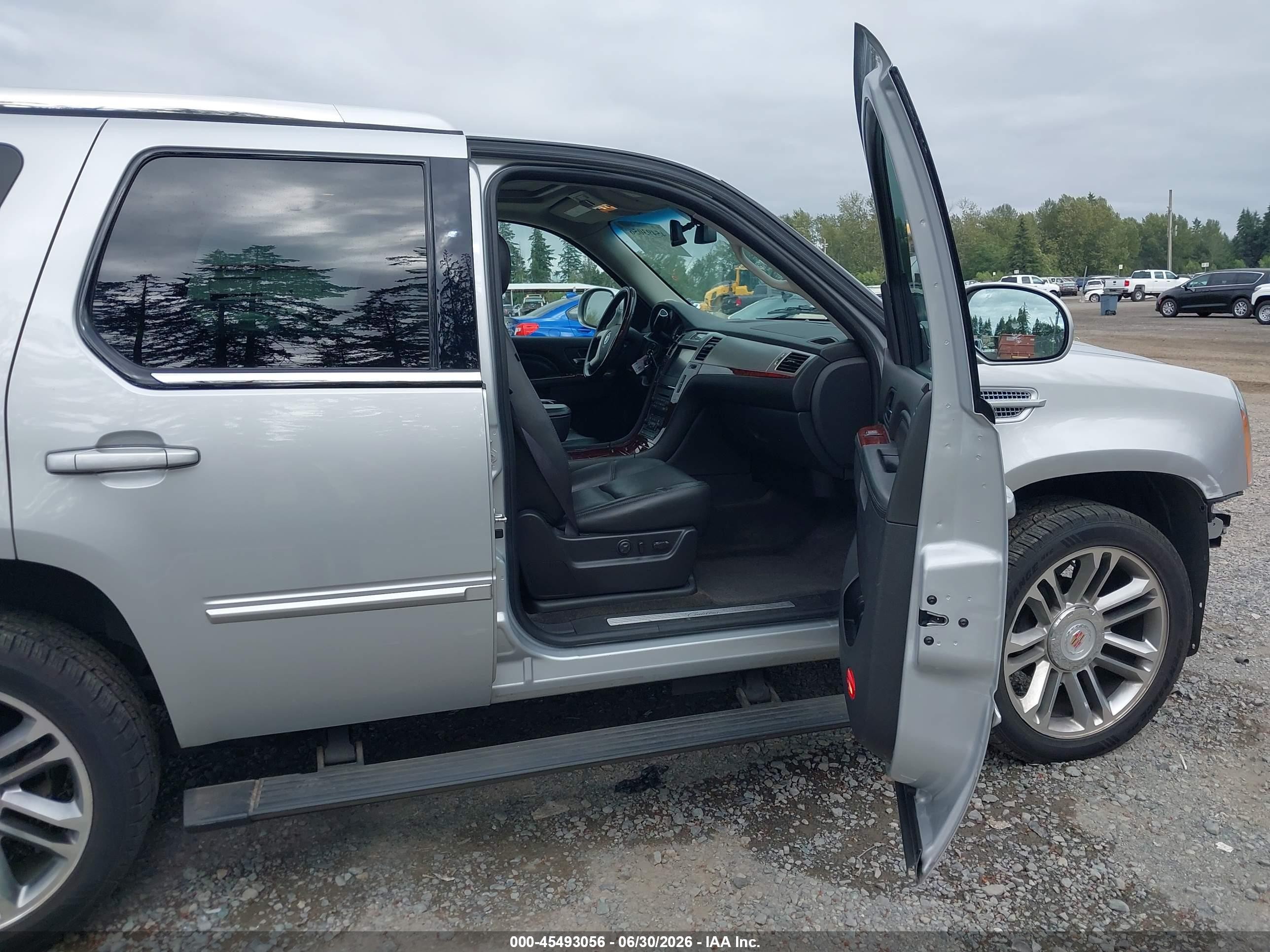 2013 Cadillac Escalade Premium Silver vin: 1GYS4CEF8DR378705