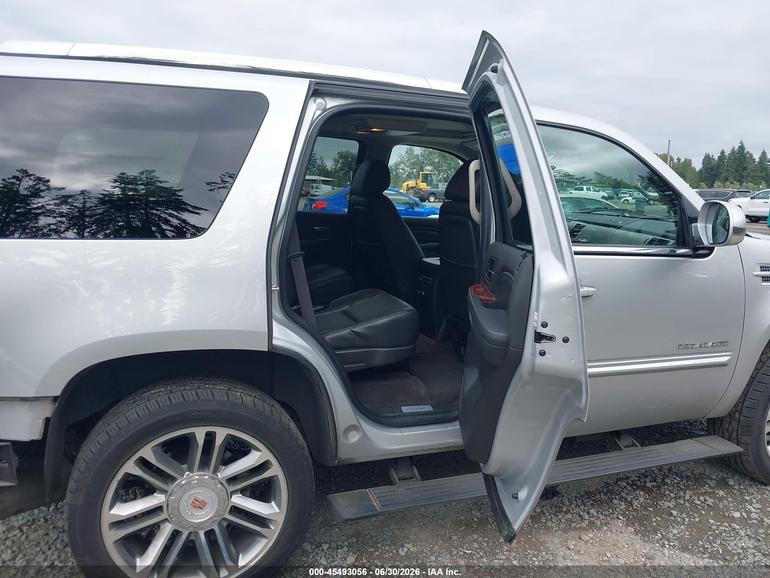 2013 Cadillac Escalade Premium Silver vin: 1GYS4CEF8DR378705