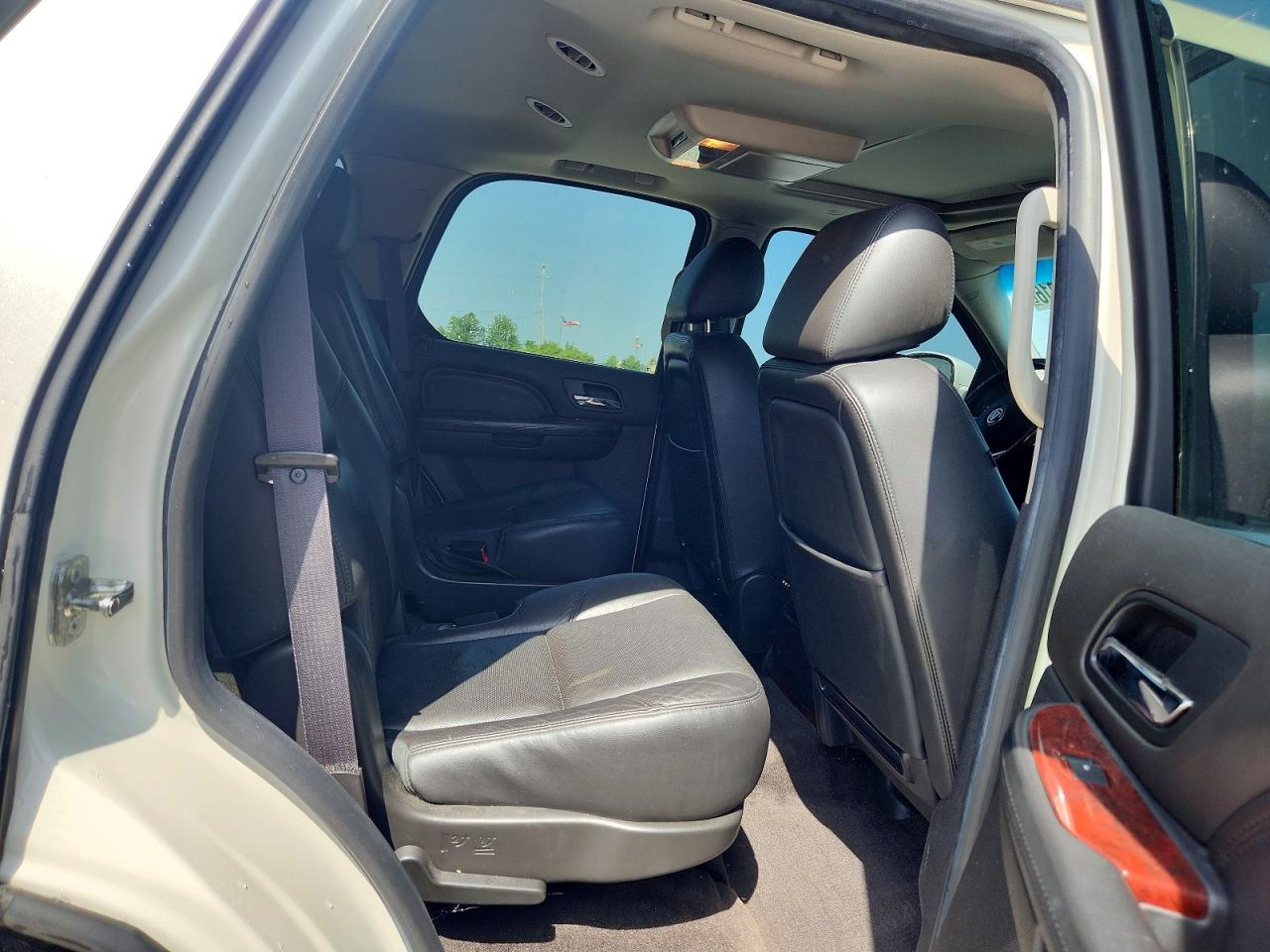 2014 Cadillac Escalade Premium White vin: 1GYS4CEF8ER207051