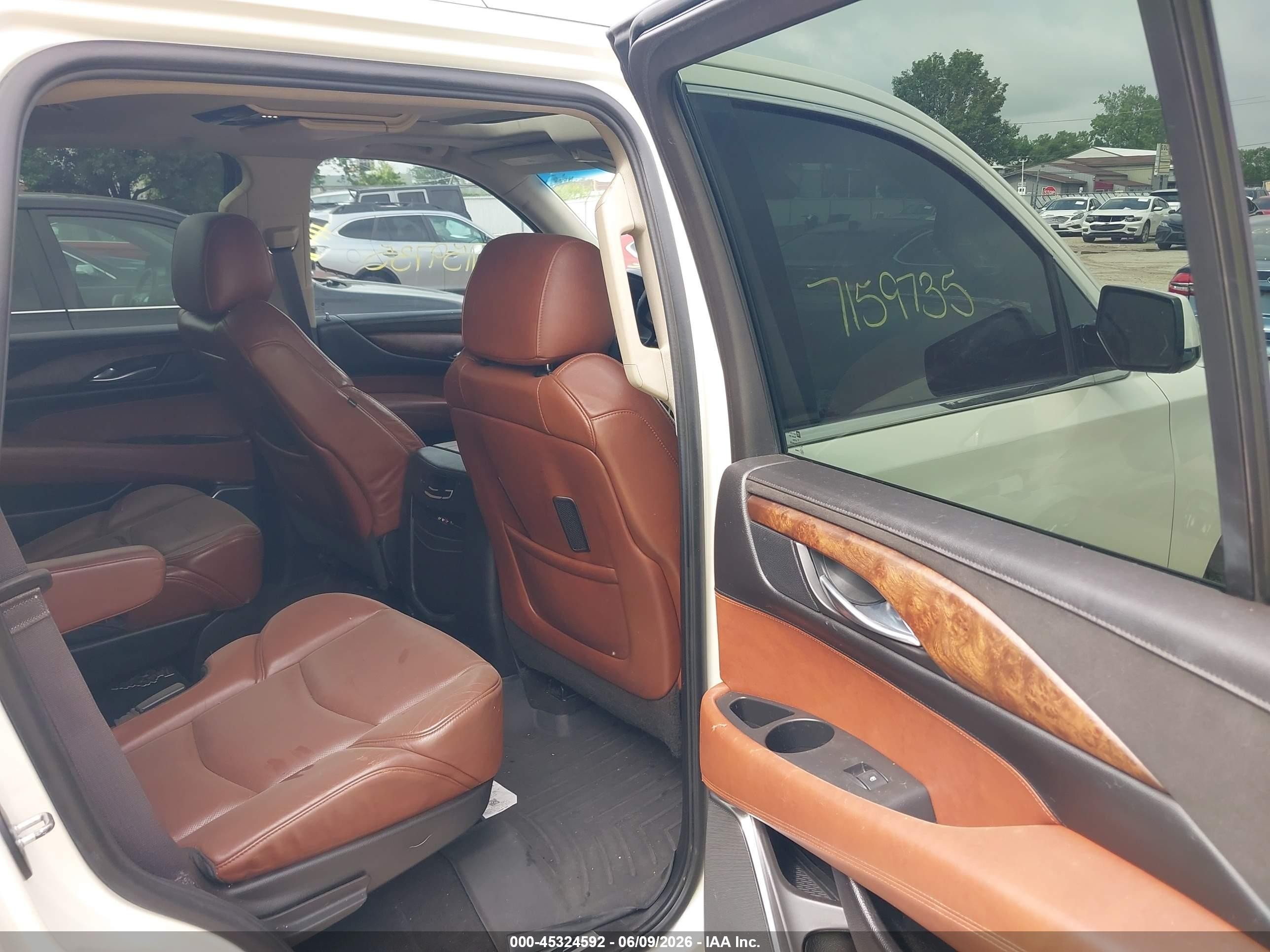 2015 Cadillac Escalade Premium Белый vin: 1GYS4CKJ4FR277415